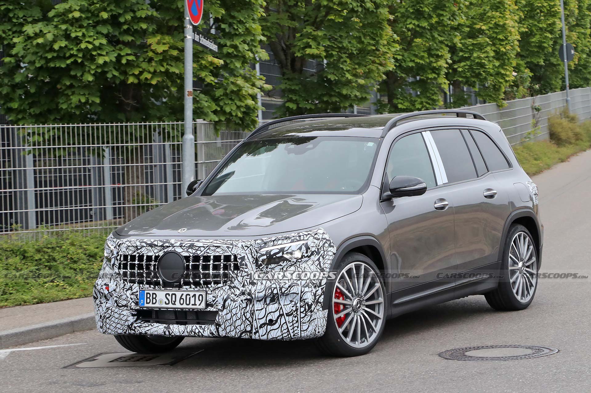 2023 Mercedes-AMG GLB 35 Facelift Is A Small SUV In A Big Hurry
