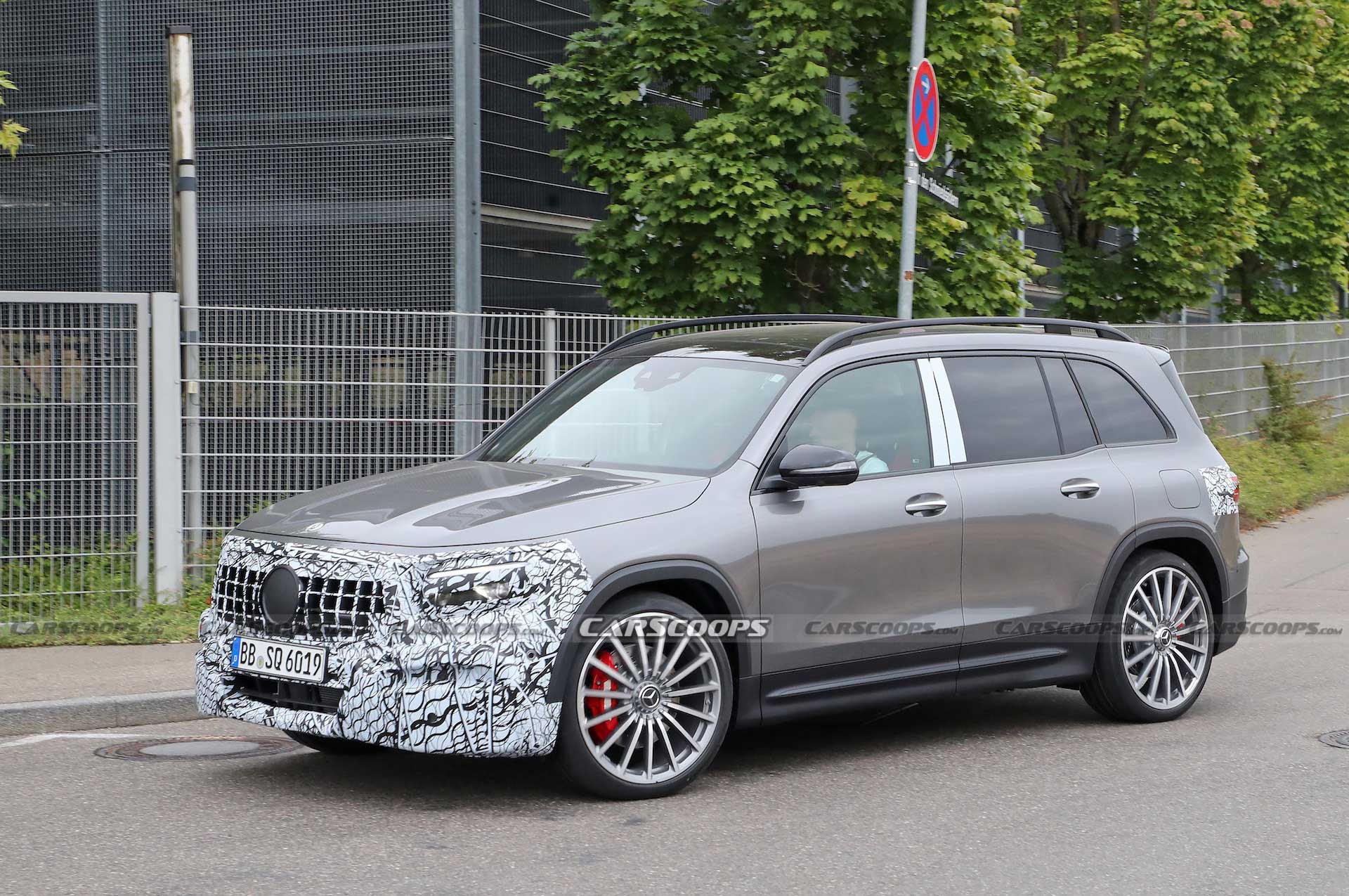 2023 Mercedes-AMG GLB 35 Facelift Is A Small SUV In A Big Hurry