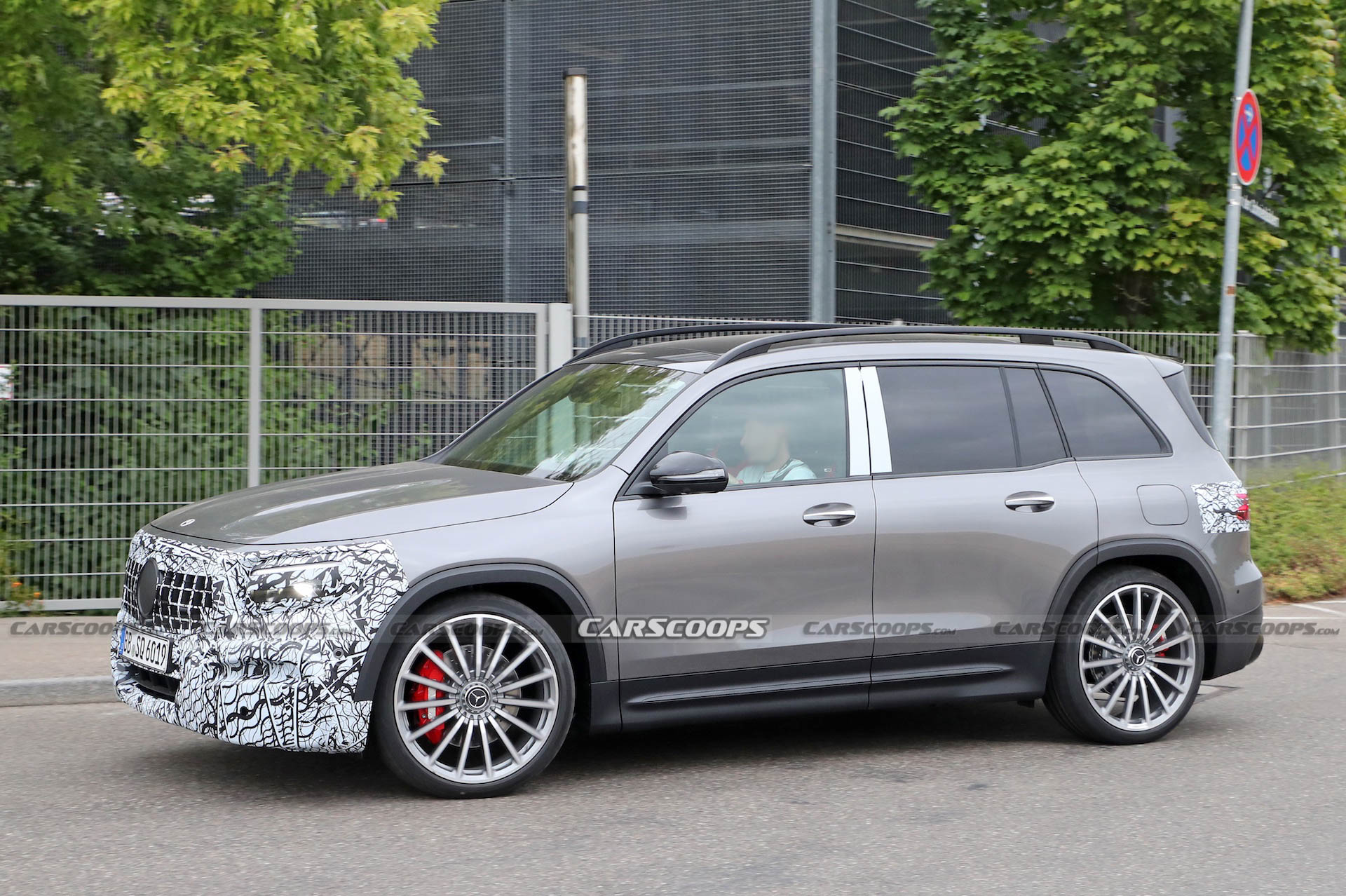 2023 Mercedes-AMG GLB 35 Facelift Is A Small SUV In A Big Hurry