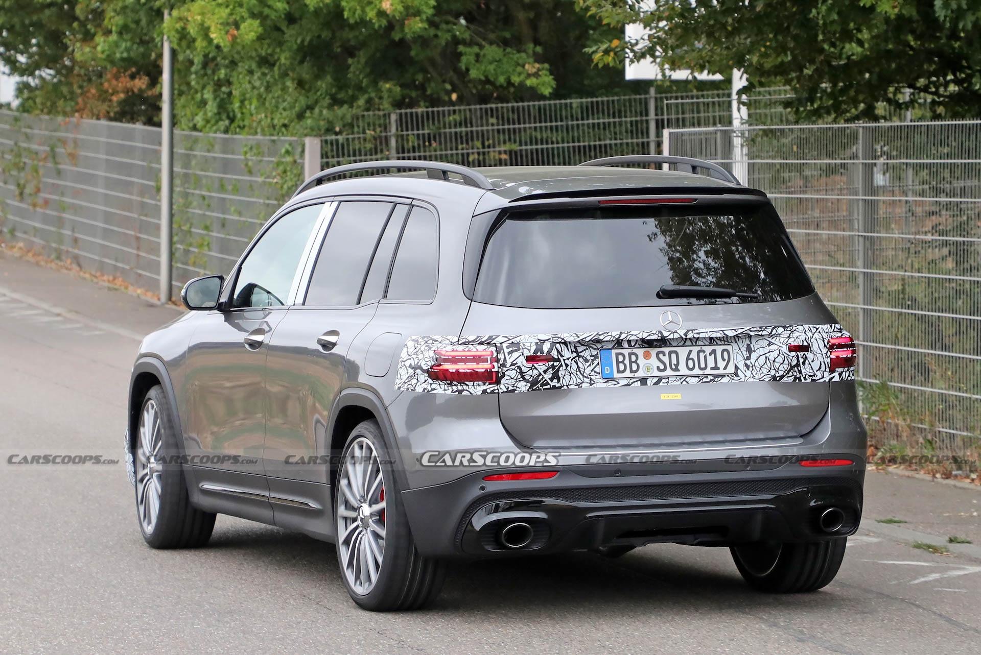 2023 Mercedes-AMG GLB 35 Facelift Is A Small SUV In A Big Hurry