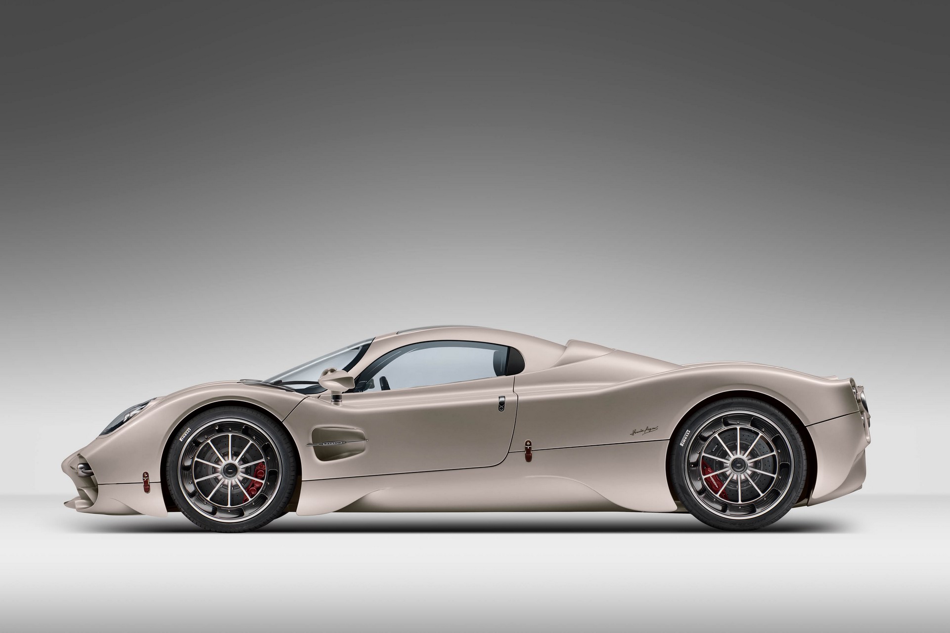 New Pagani Utopia Is 852-HP Of Manual-Shift Hypercar Heaven