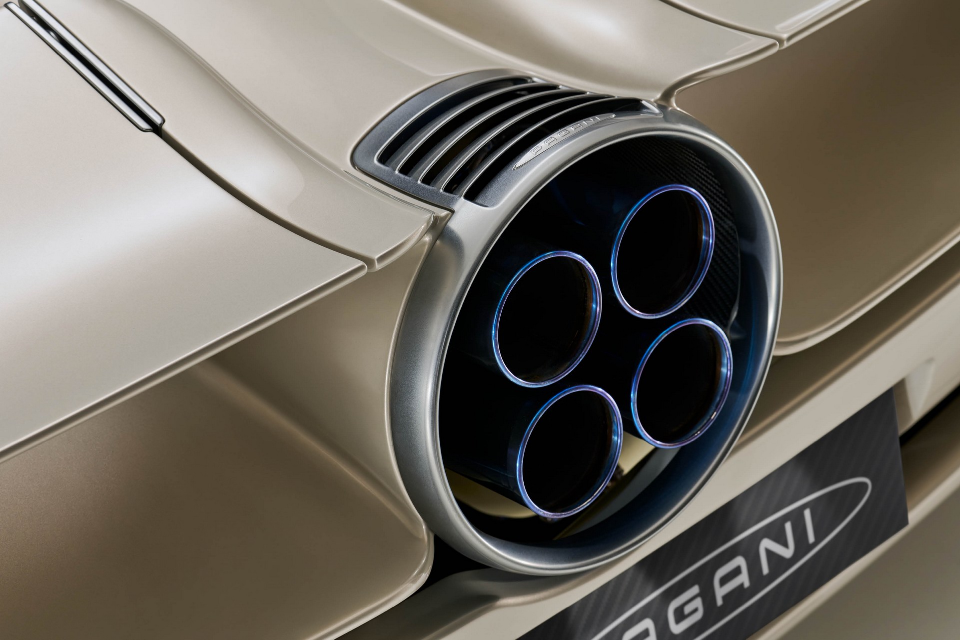 New Pagani Utopia Is 852-HP Of Manual-Shift Hypercar Heaven