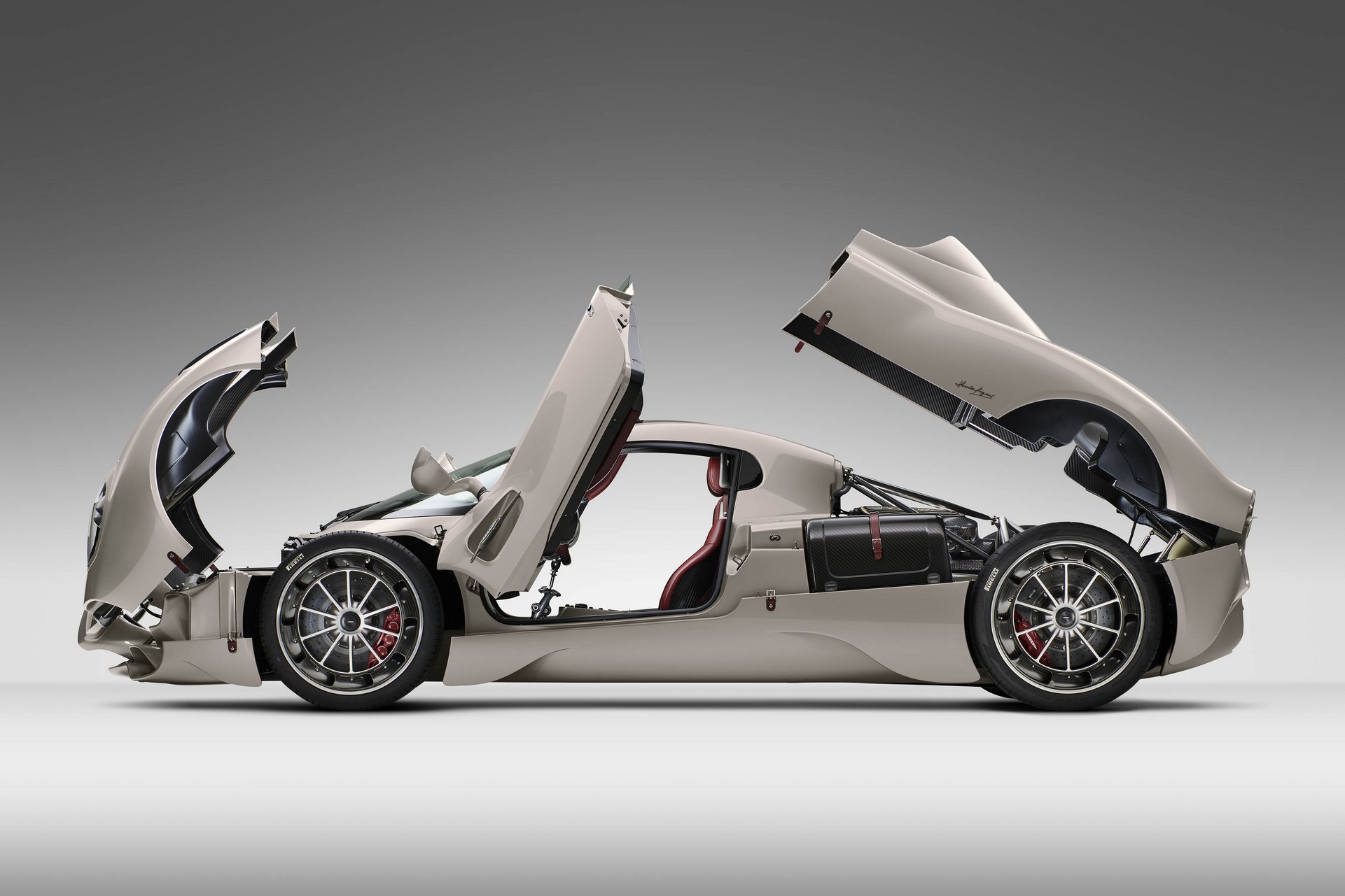 New Pagani Utopia Is 852-HP Of Manual-Shift Hypercar Heaven