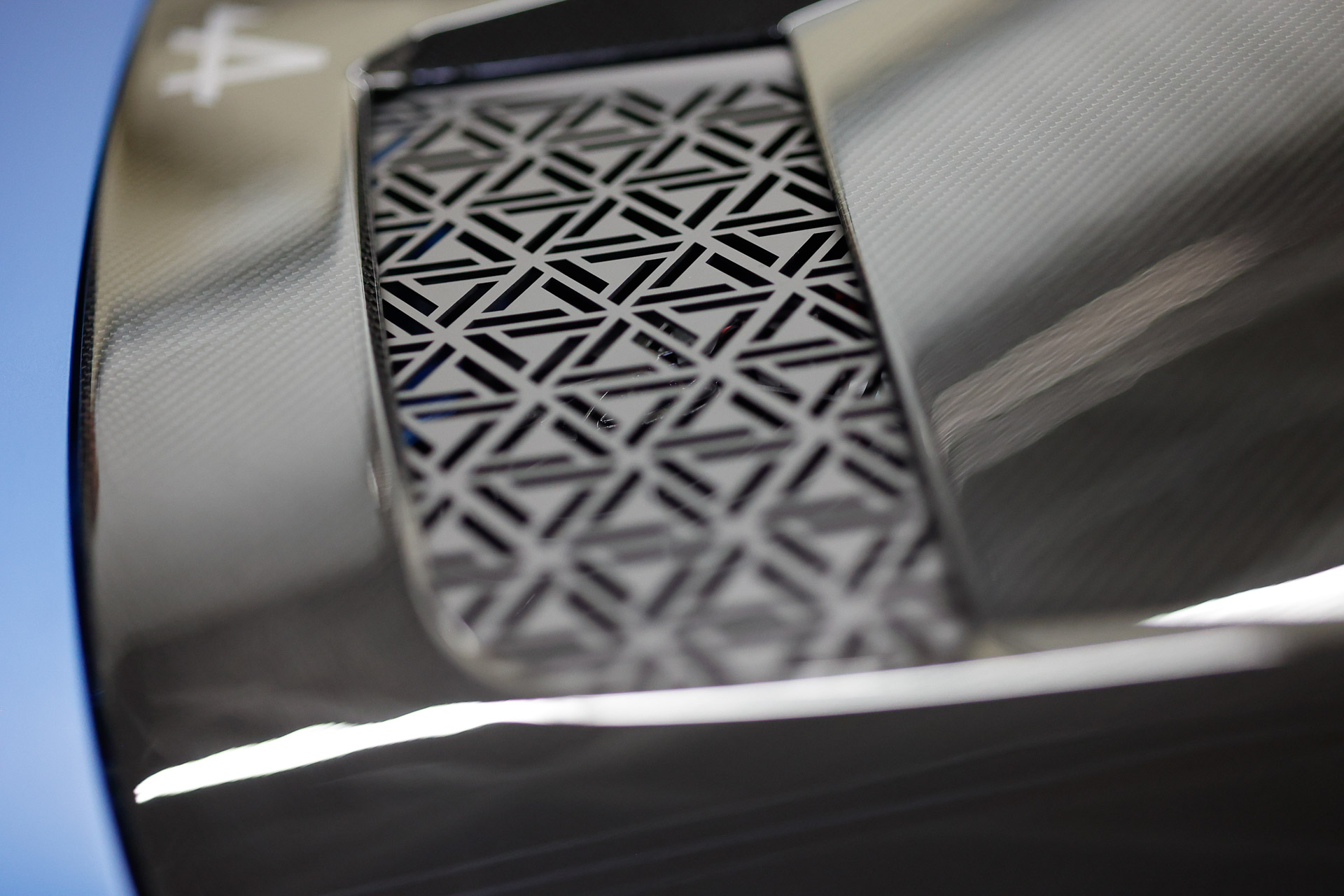 Hardcore Alpine A110 R Shows Off Its Weight Loss In Paris