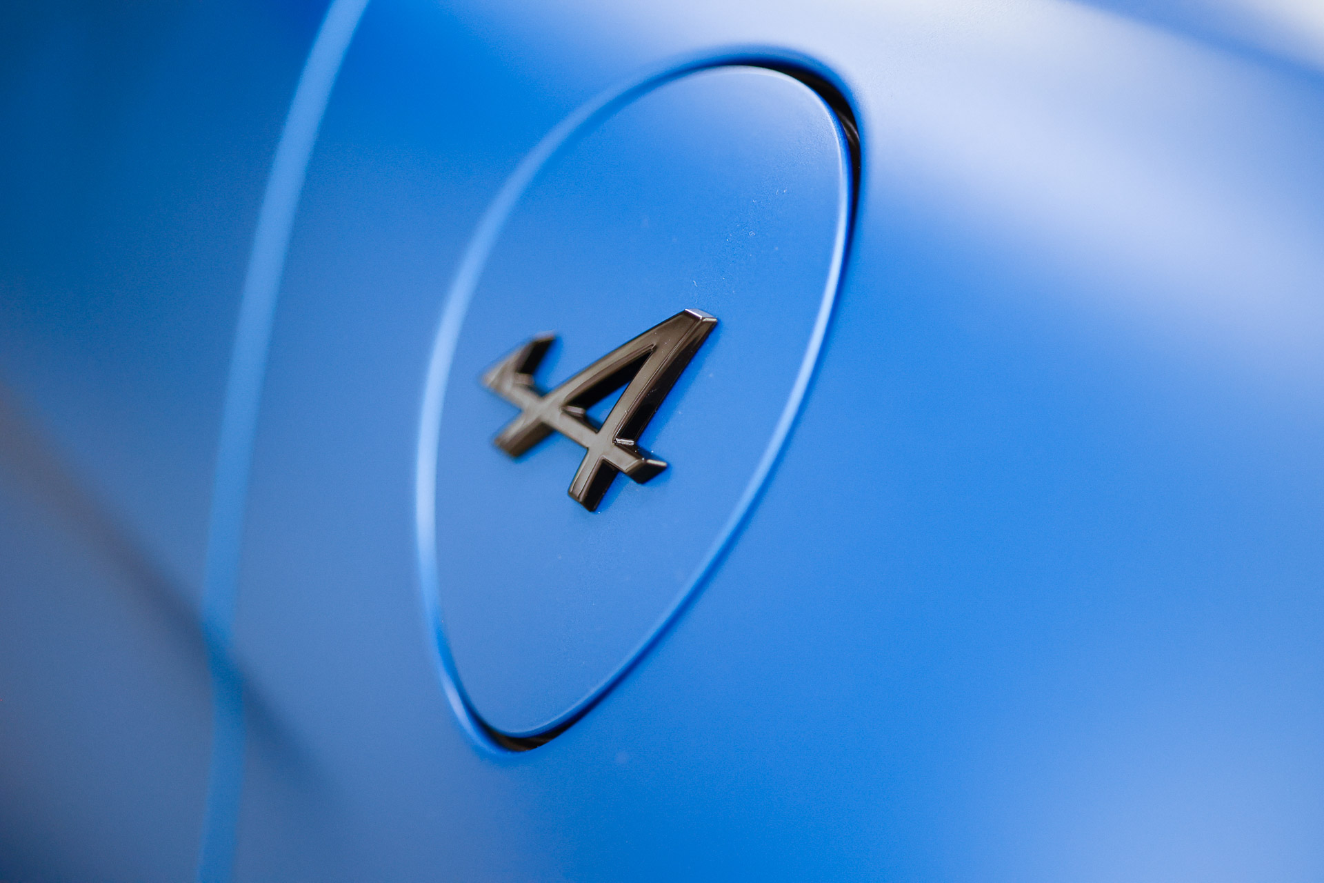 Hardcore Alpine A110 R Shows Off Its Weight Loss In Paris