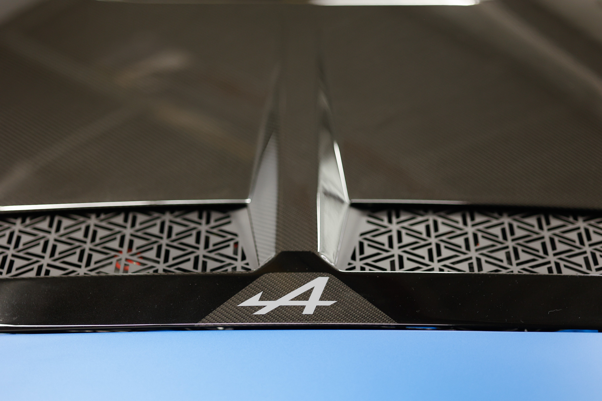 Hardcore Alpine A110 R Shows Off Its Weight Loss In Paris