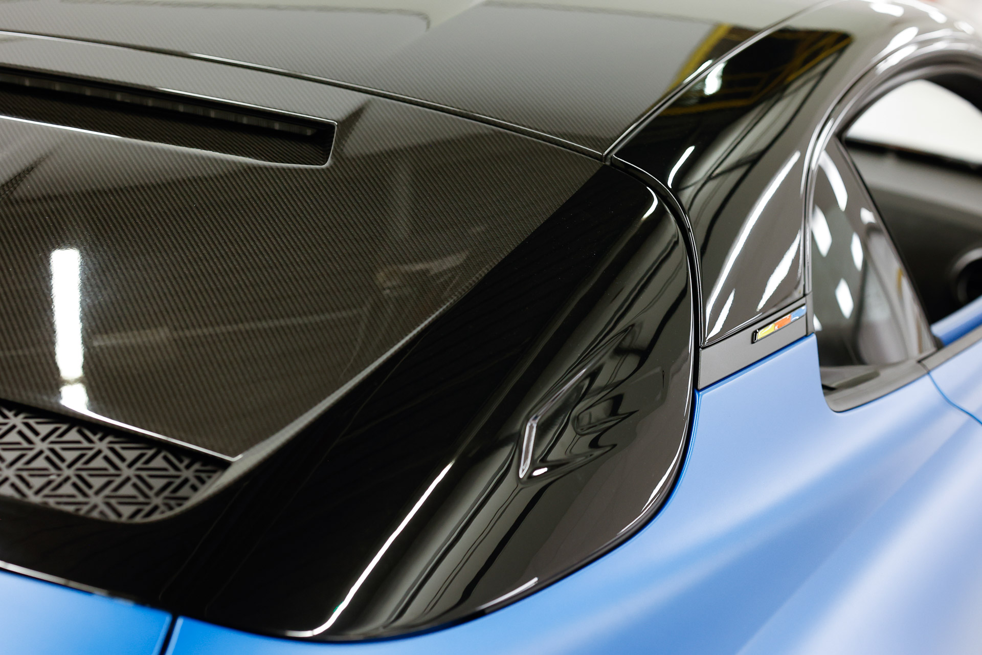 Hardcore Alpine A110 R Shows Off Its Weight Loss In Paris