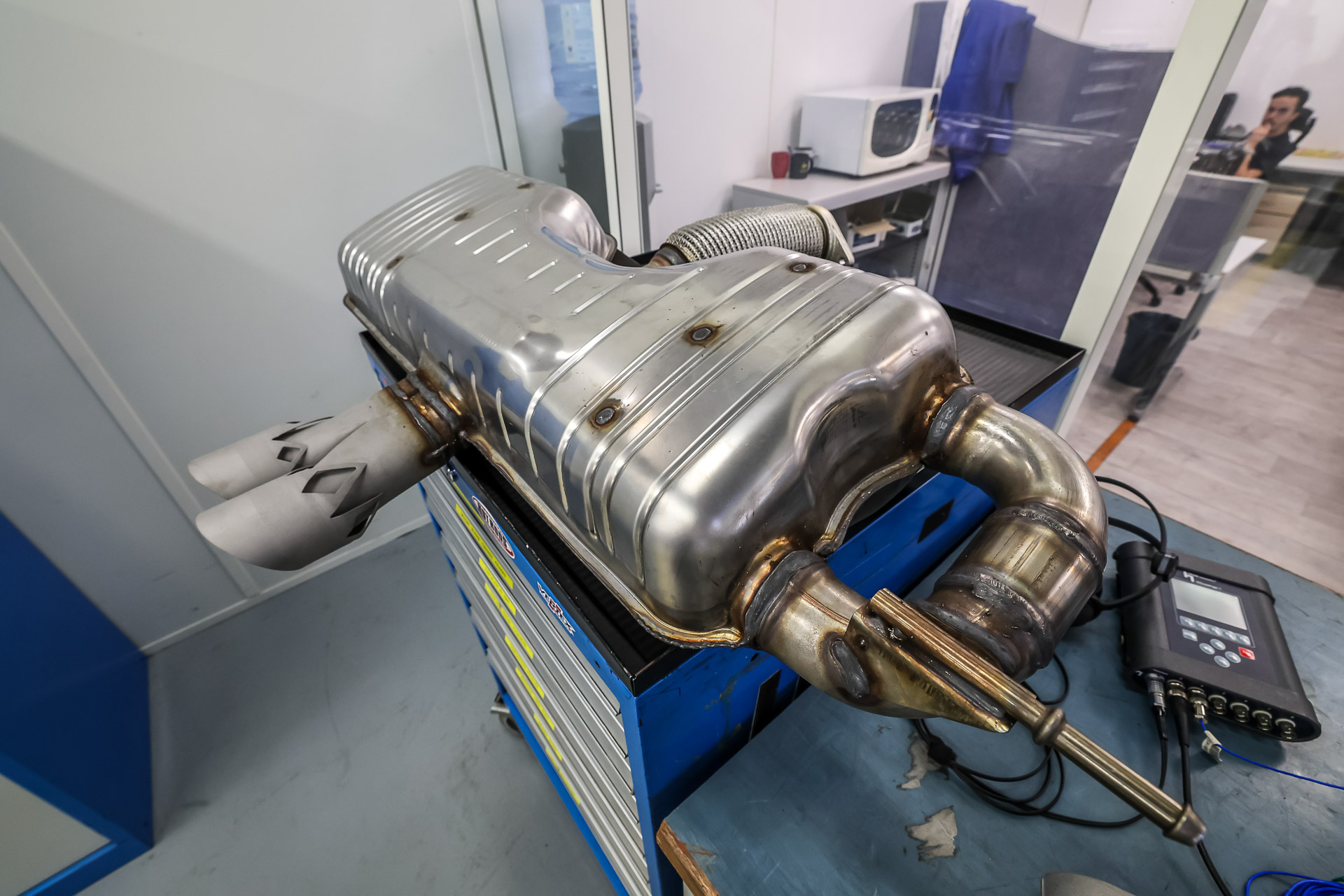 Hardcore Alpine A110 R Shows Off Its Weight Loss In Paris