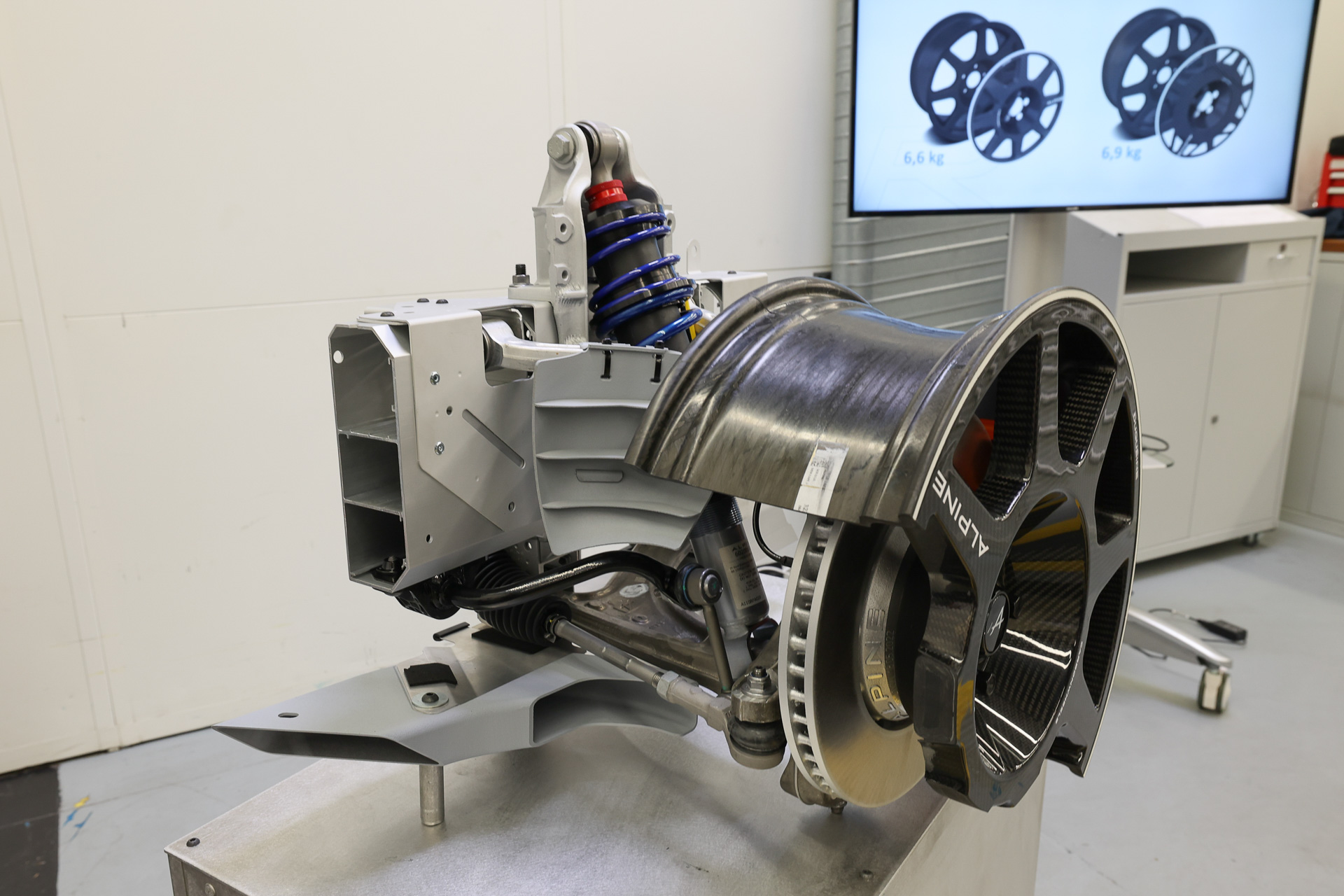 Hardcore Alpine A110 R Shows Off Its Weight Loss In Paris