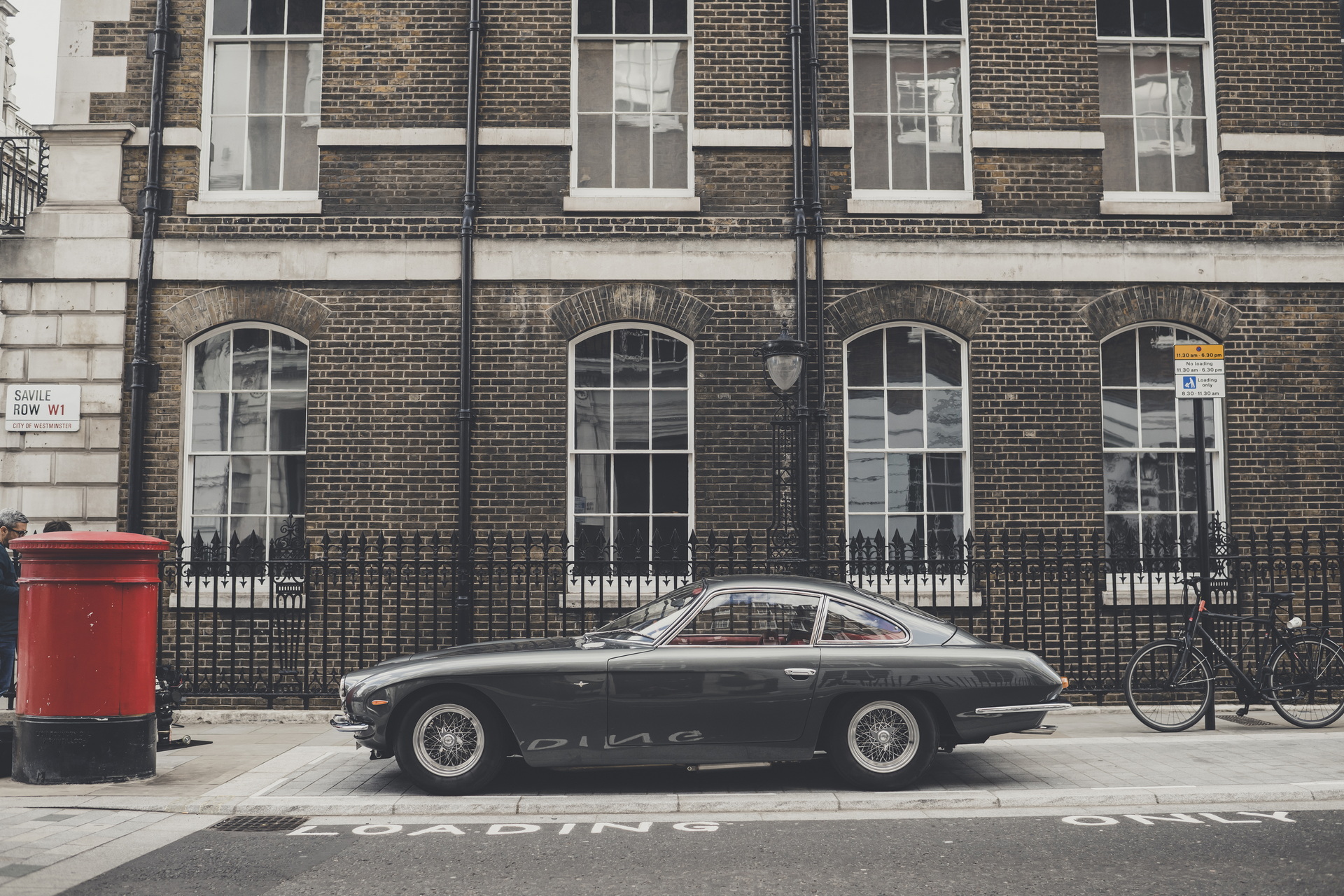Lamborghini Celebrates 50th Anniversary Of The Beatles’ First Single With Tour Of London In 400 GT 2+2
