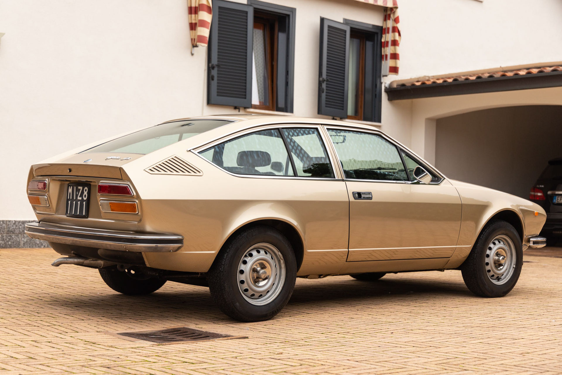 The Alfa Romeo Alfetta’s Fugly Dashboard Was Strangely Prophetic