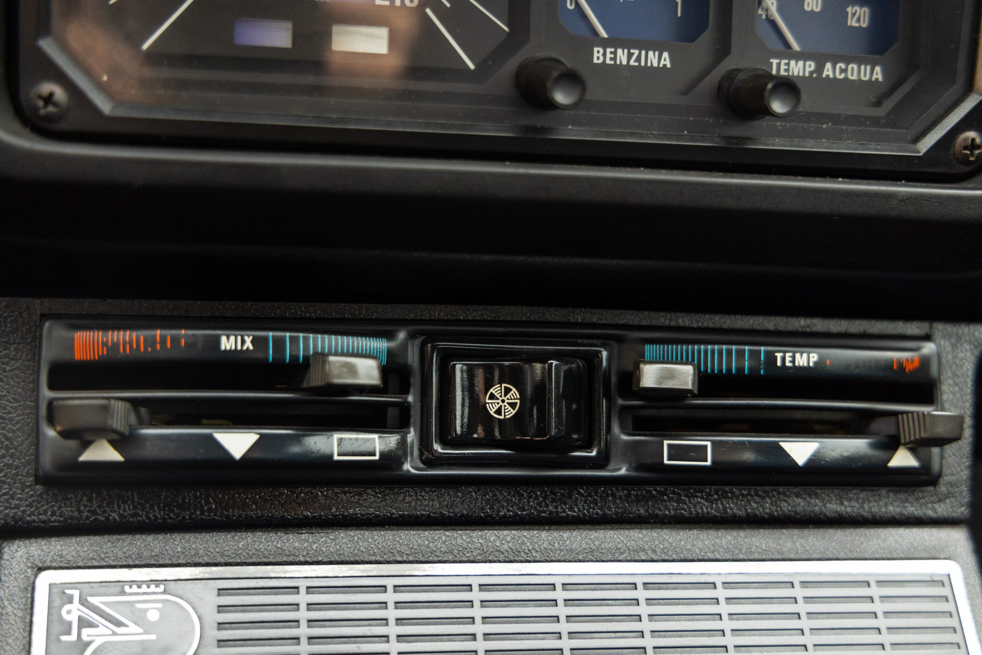 The Alfa Romeo Alfetta’s Fugly Dashboard Was Strangely Prophetic