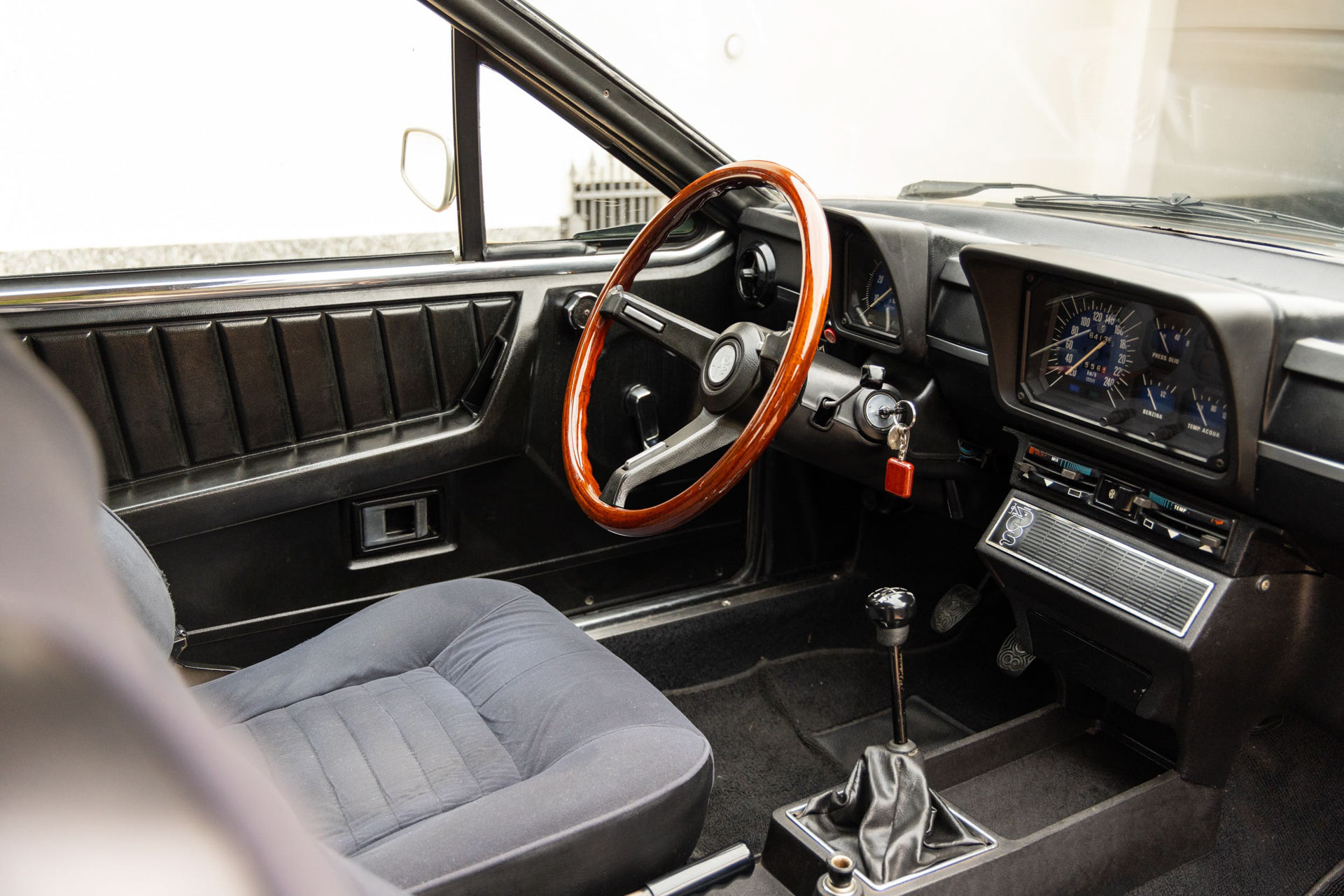 The Alfa Romeo Alfetta’s Fugly Dashboard Was Strangely Prophetic