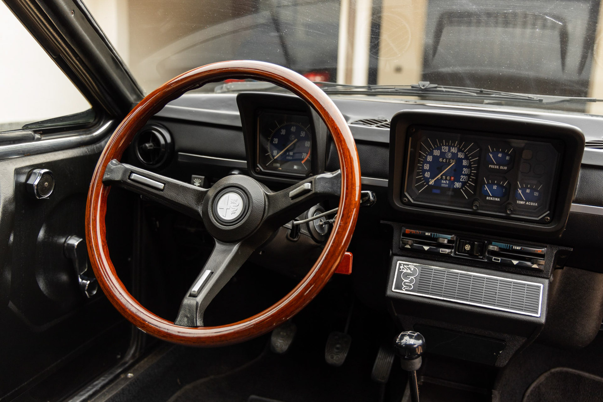The Alfa Romeo Alfetta’s Fugly Dashboard Was Strangely Prophetic