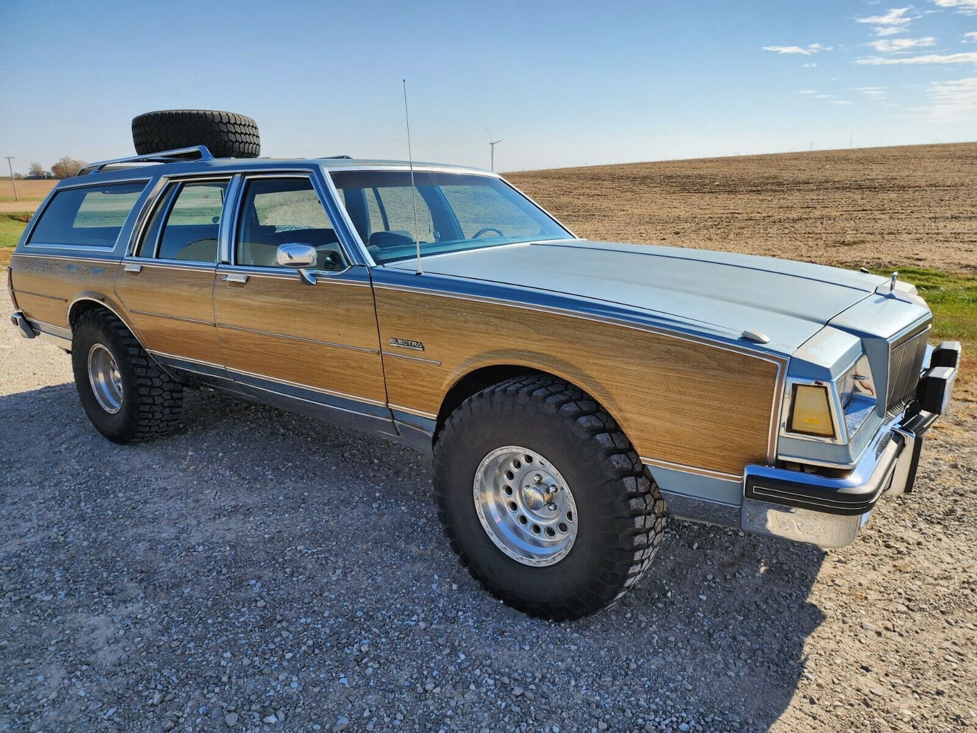 This Jacked Up 1987 Buick Electra Is A Cheap Way To Get Noticed