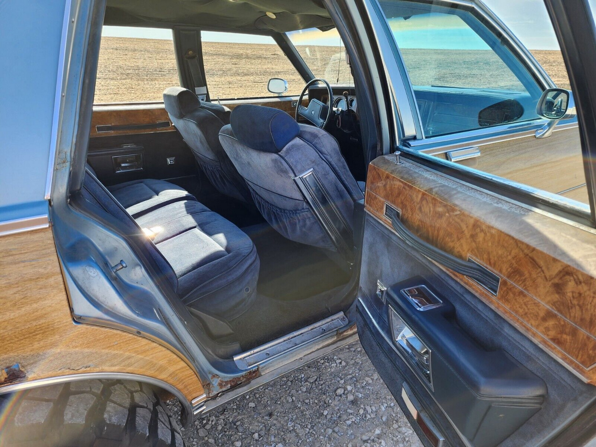 This Jacked Up 1987 Buick Electra Is A Cheap Way To Get Noticed