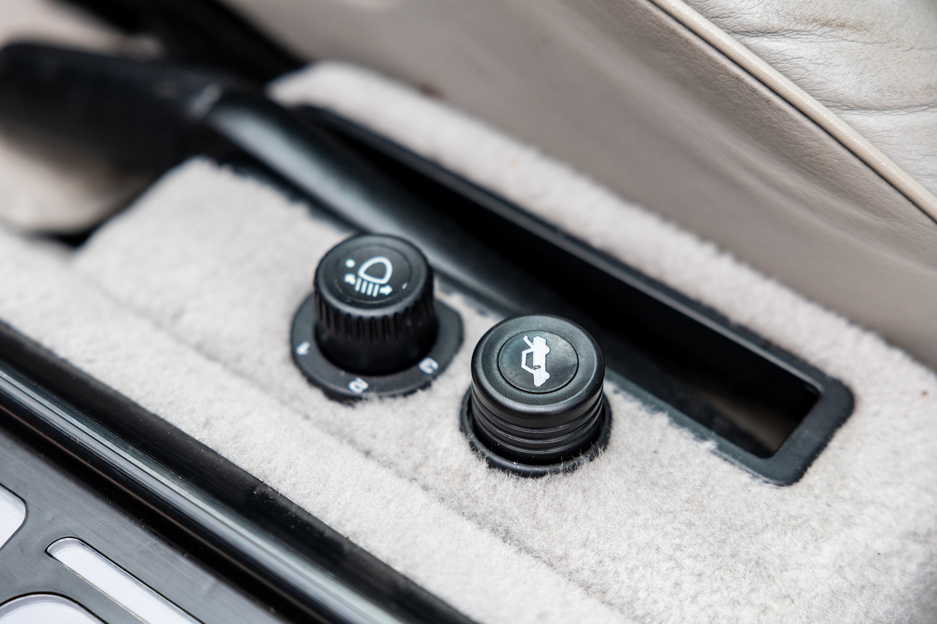 Rare 1-Of-79 1991 Porsche 928 S4 XX8 Wants Your Bank Account Details