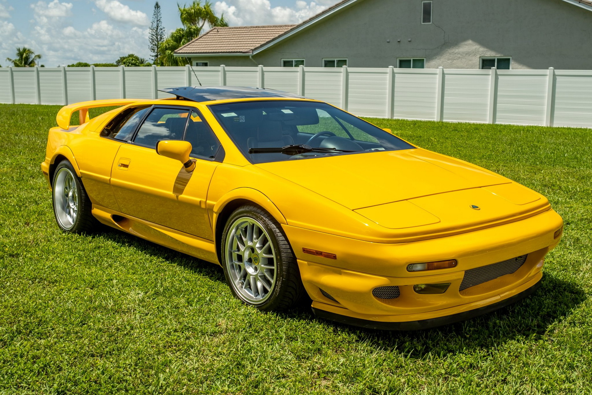 2003 Lotus Esprit V8 Last Edition Sells For Double The Price Of A Brand New Emira