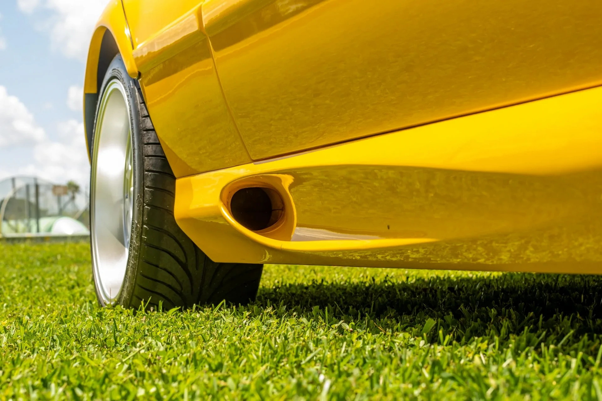 2003 Lotus Esprit V8 Last Edition Sells For Double The Price Of A Brand New Emira