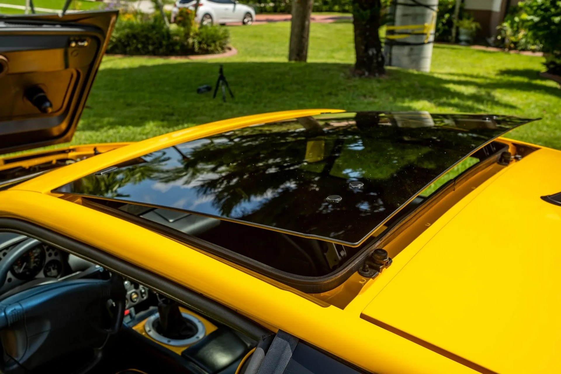 2003 Lotus Esprit V8 Last Edition Sells For Double The Price Of A Brand New Emira