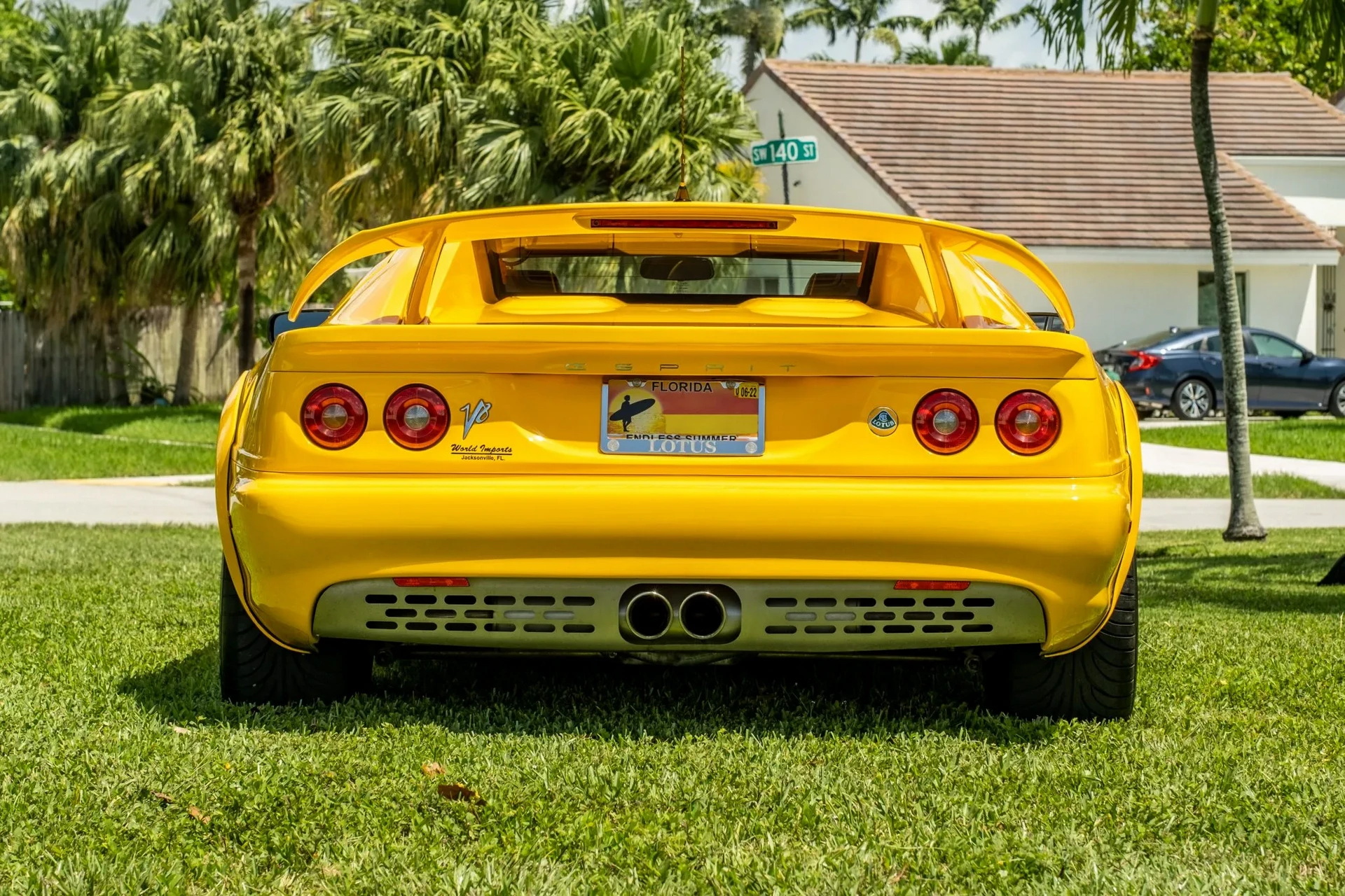 2003 Lotus Esprit V8 Last Edition Sells For Double The Price Of A Brand New Emira