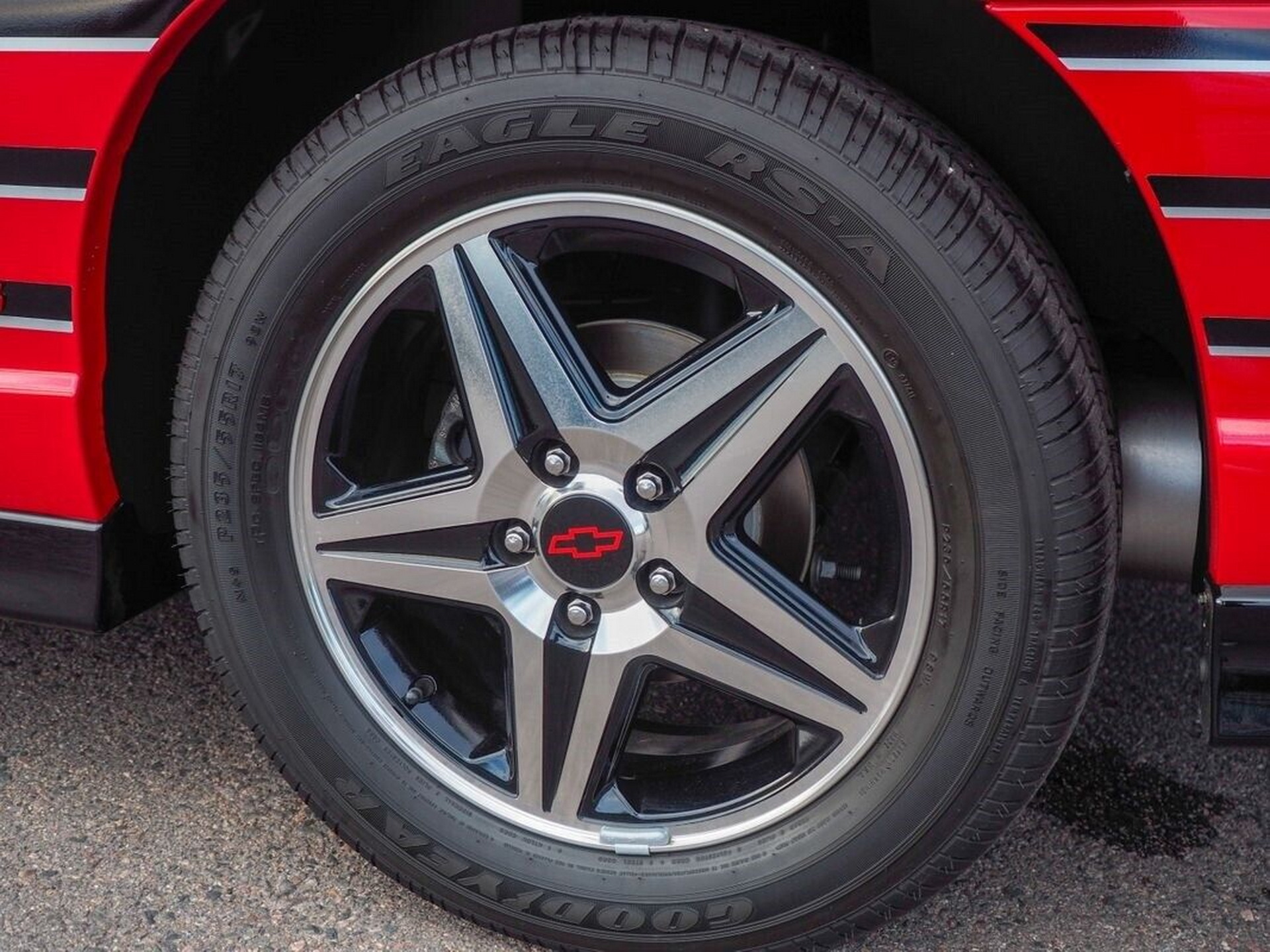 Very Rare, Very Dull 2004 Chevy Monte Carlo SS Dale Earnhardt Jr. Edition Was Inexplicably Preserved For 18 Years