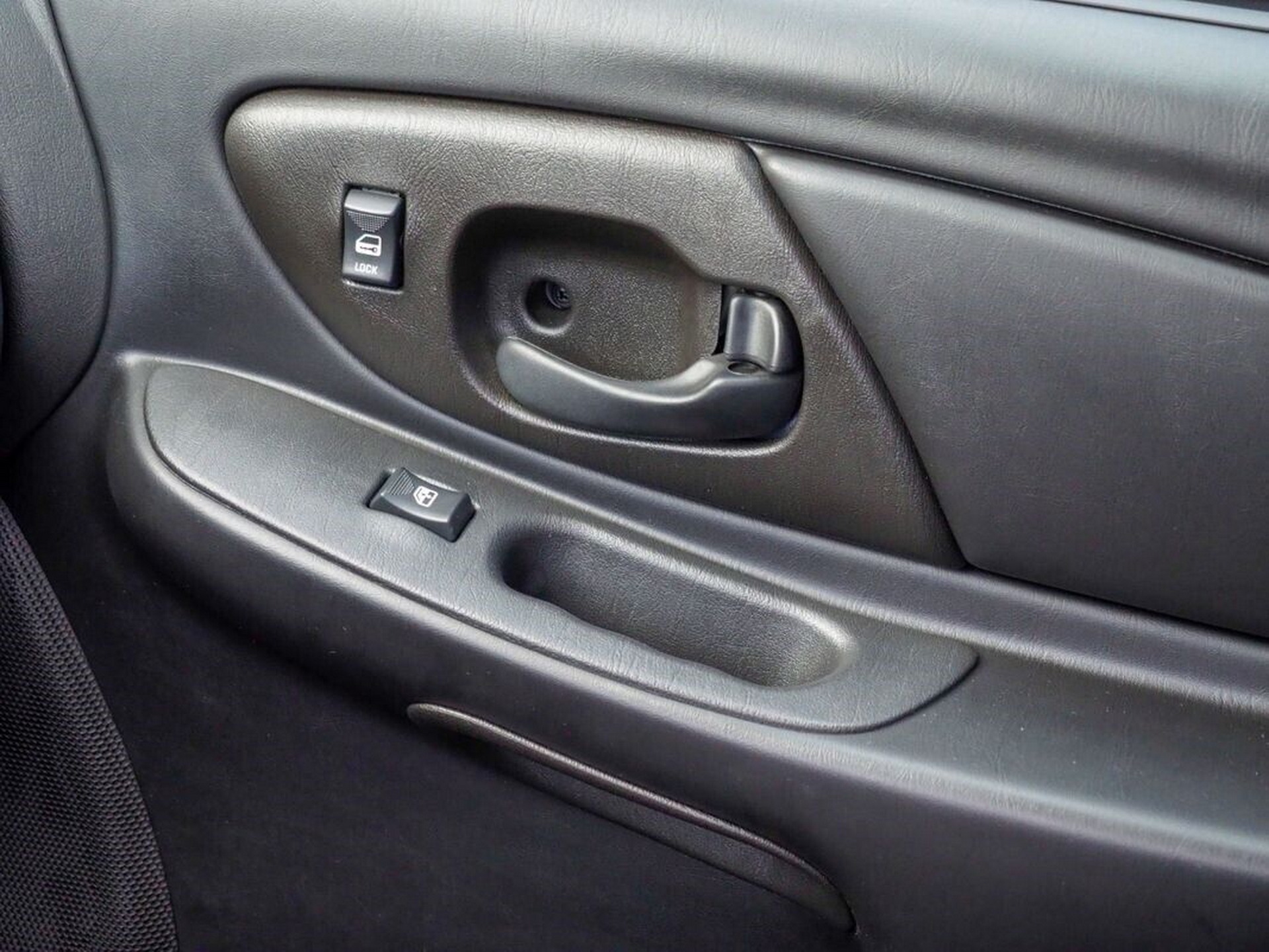 Very Rare, Very Dull 2004 Chevy Monte Carlo SS Dale Earnhardt Jr. Edition Was Inexplicably Preserved For 18 Years