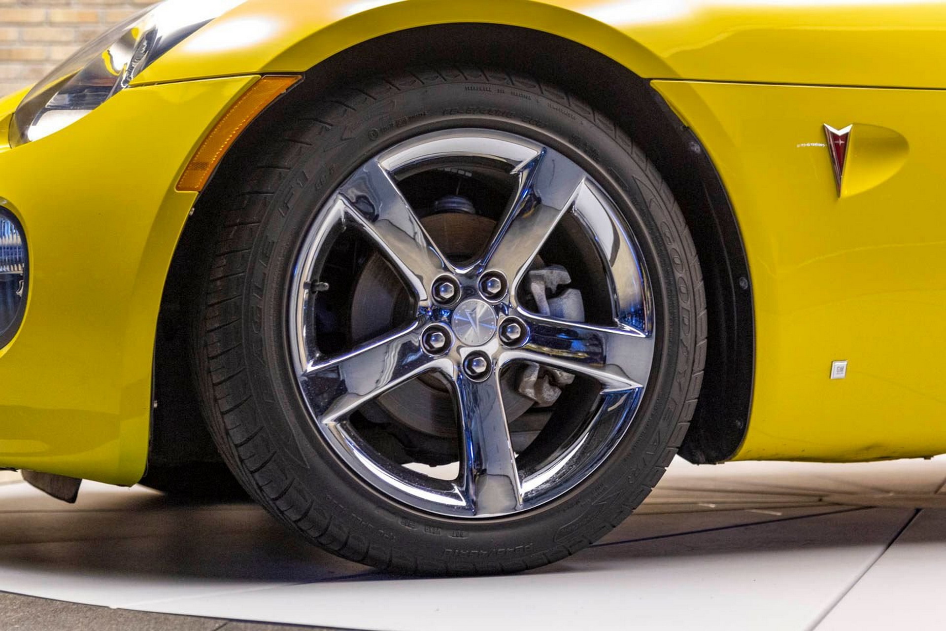 Pontiac Solstice GXP Nomad With Rare Concept Top Might Be A Deal At $22,900