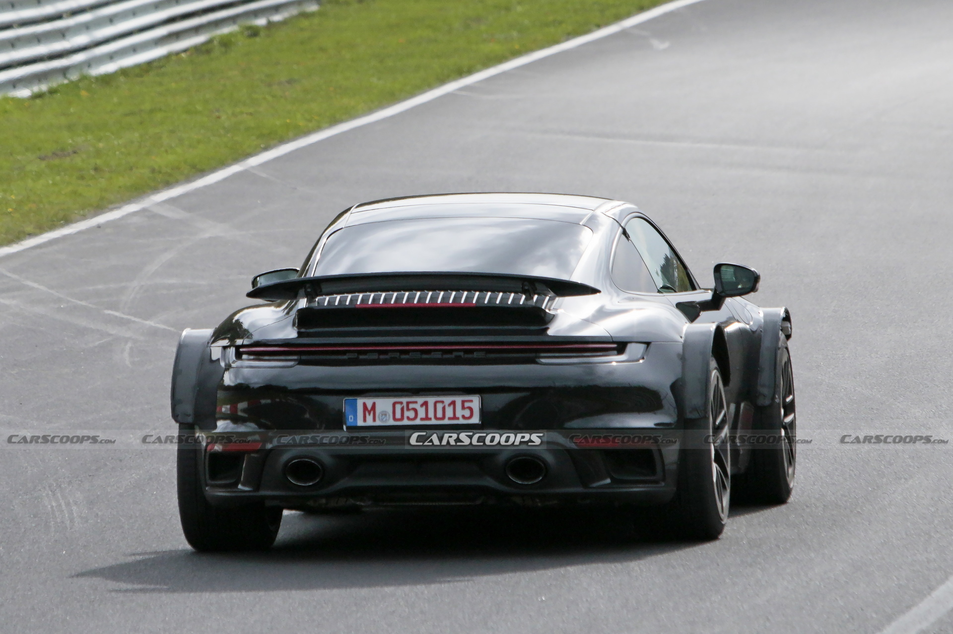 Bizarre Porsche 911 ‘Safari’ Style Test Mule Spied With Widened Tracks And Funky Fenders