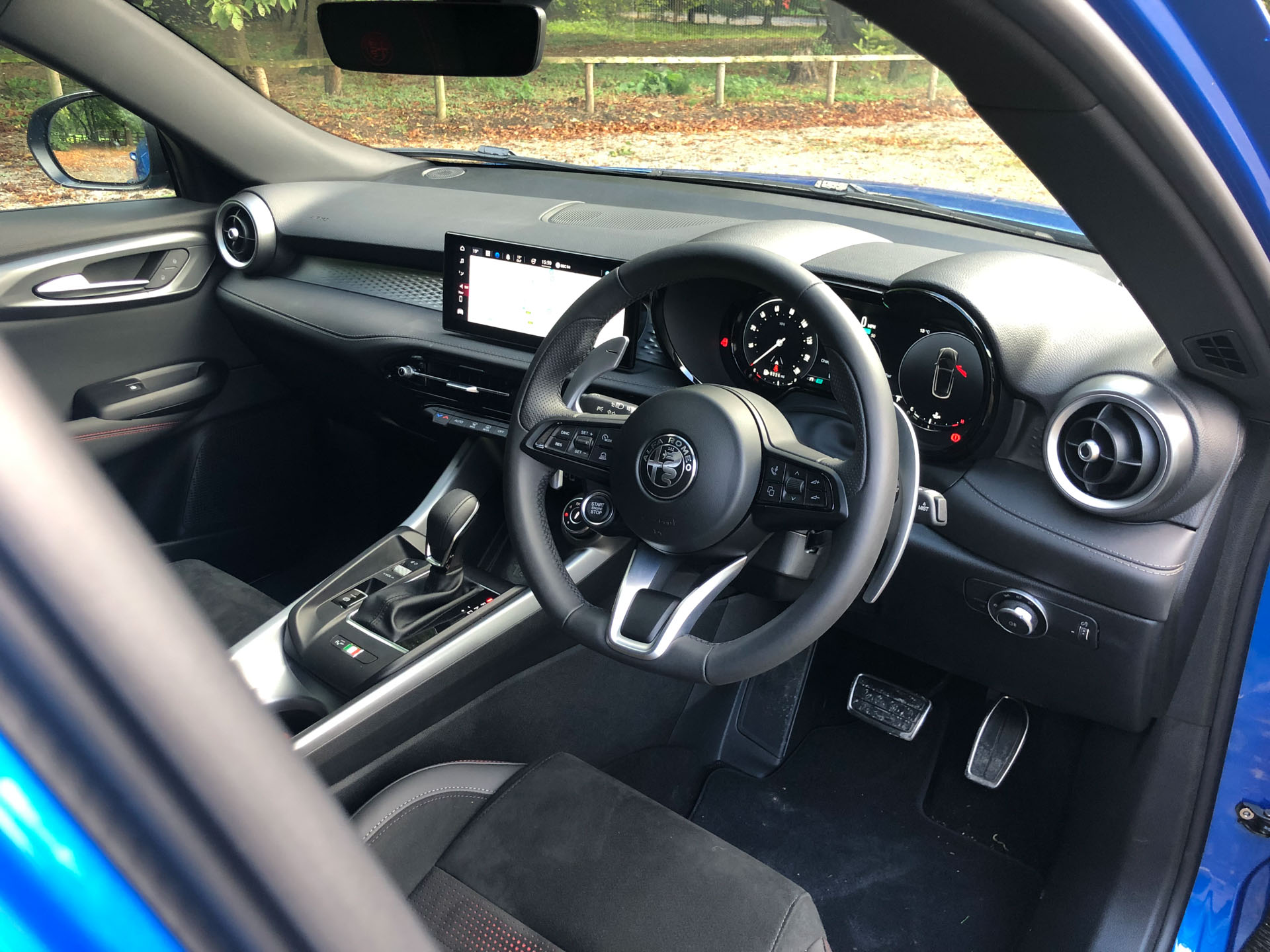 2024 Alfa Romeo Giulia Review - Forget The Touchscreen, Embrace The  Windscreen