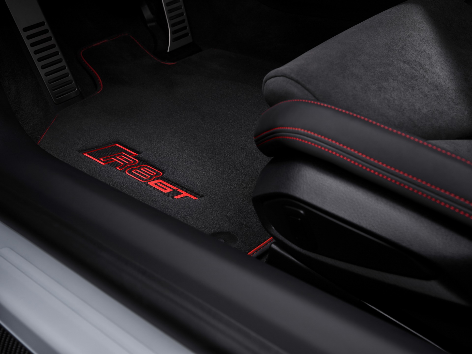 2023 Audi R8 Coupe GT RWD Is An Oversteering Last Hurrah For The V10 And (N)ICE Sounds