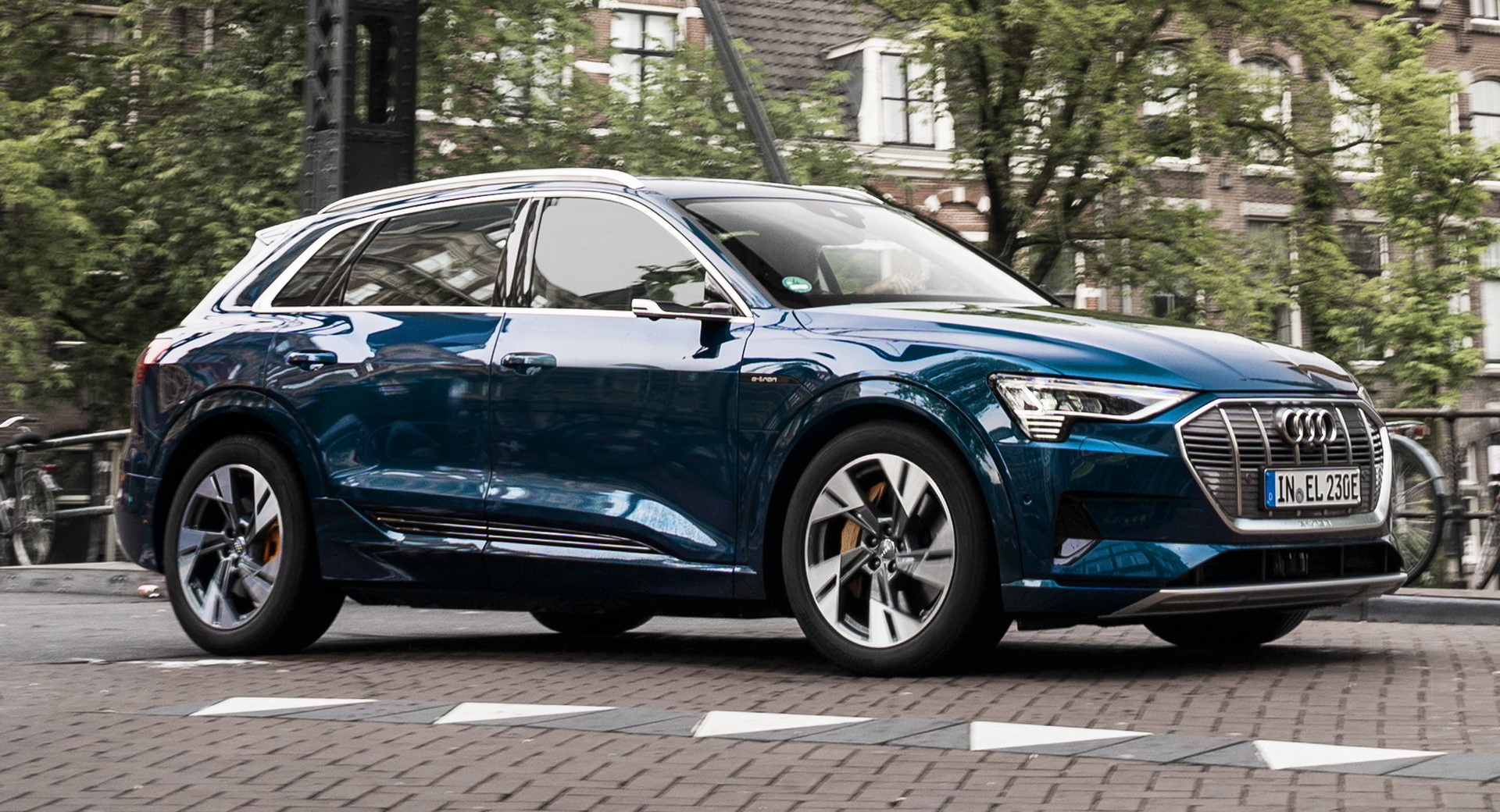 Audi Tests E-Tron With Particulate Filter To Clean The Air As It Drives ...