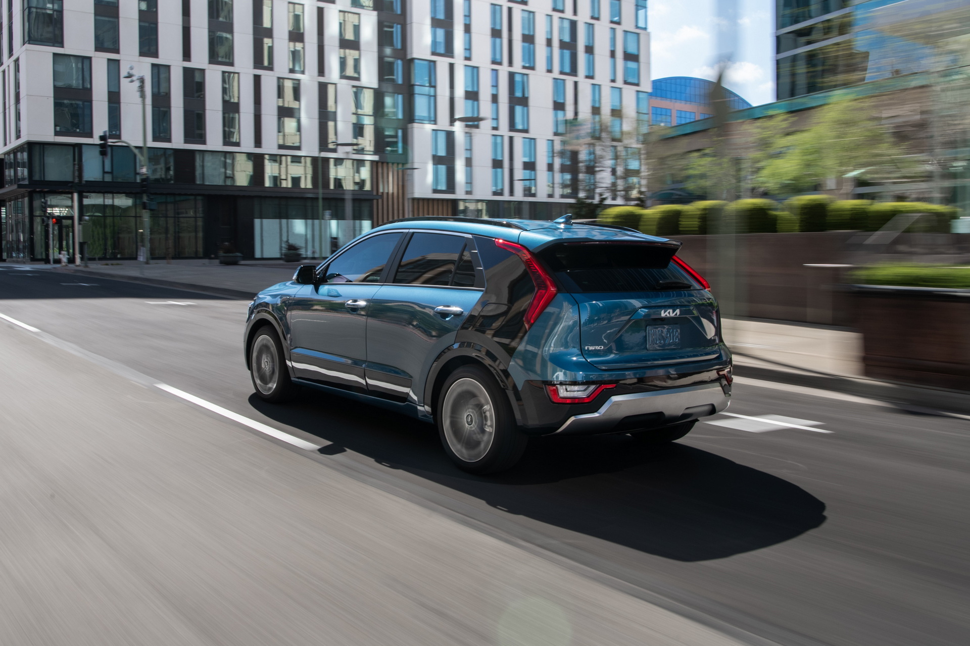 New 2023 Kia Niro Plug-In Hybrid Costs $4,000 More Than Outgoing Model