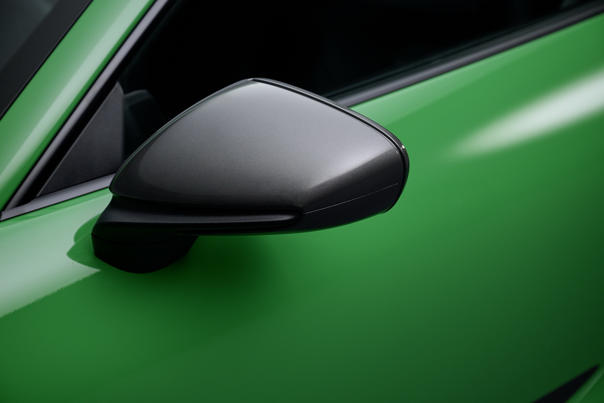 The 2023 Porsche 911 Carrera T Is The Not-So-Rich Person’s GT3