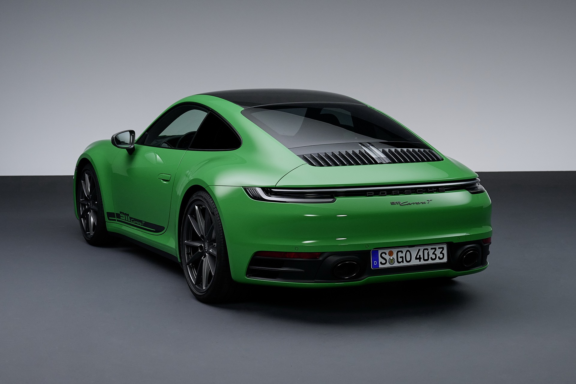 The 2023 Porsche 911 Carrera T Is The Not-So-Rich Person’s GT3