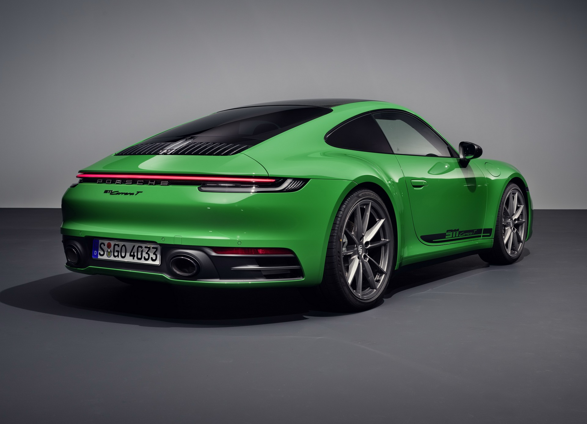 The 2023 Porsche 911 Carrera T Is The Not-So-Rich Person’s GT3