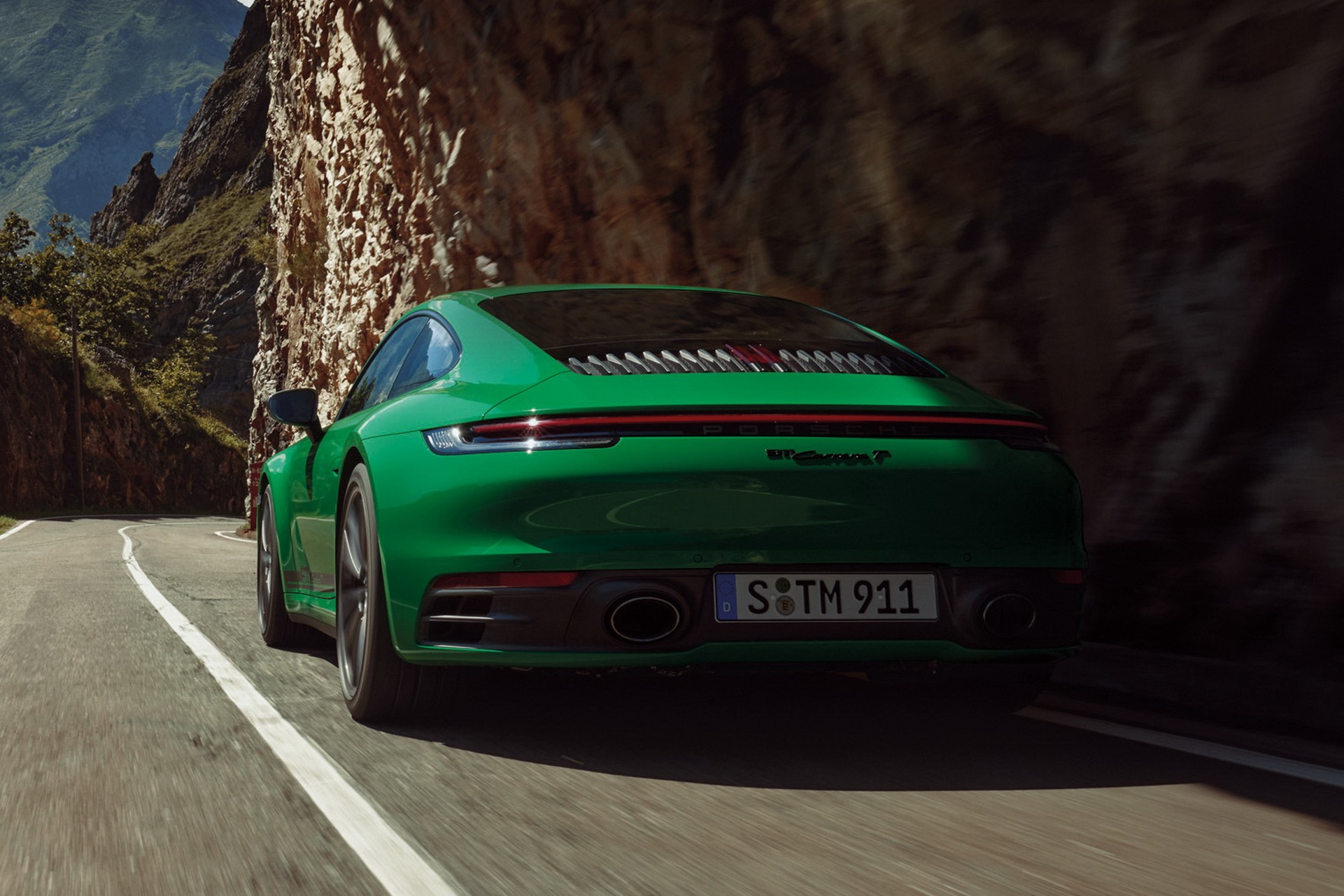 The 2023 Porsche 911 Carrera T Is The Not-So-Rich Person’s GT3