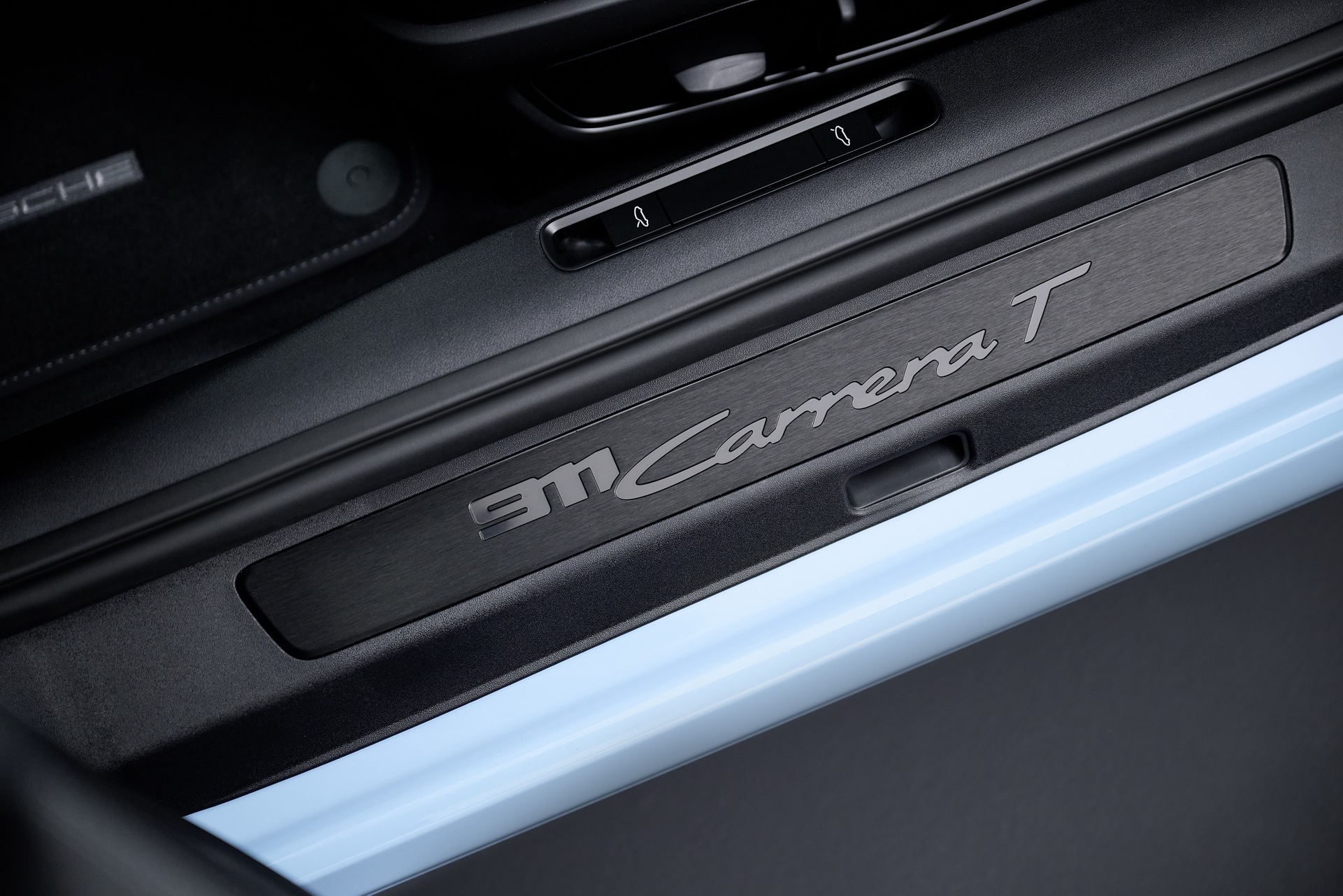 The 2023 Porsche 911 Carrera T Is The Not-So-Rich Person’s GT3