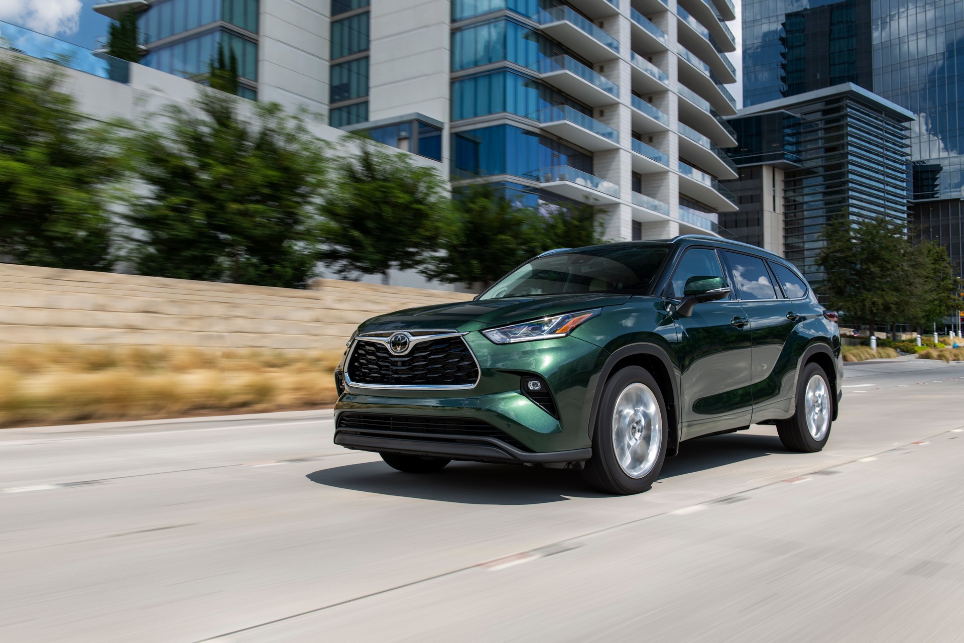 Toyota’s Techier And Turbocharged 2023 Highlander Starts At $36,420