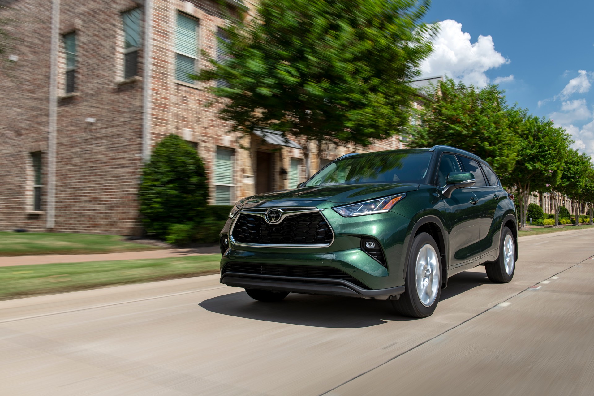 Toyota’s Techier And Turbocharged 2023 Highlander Starts At $36,420