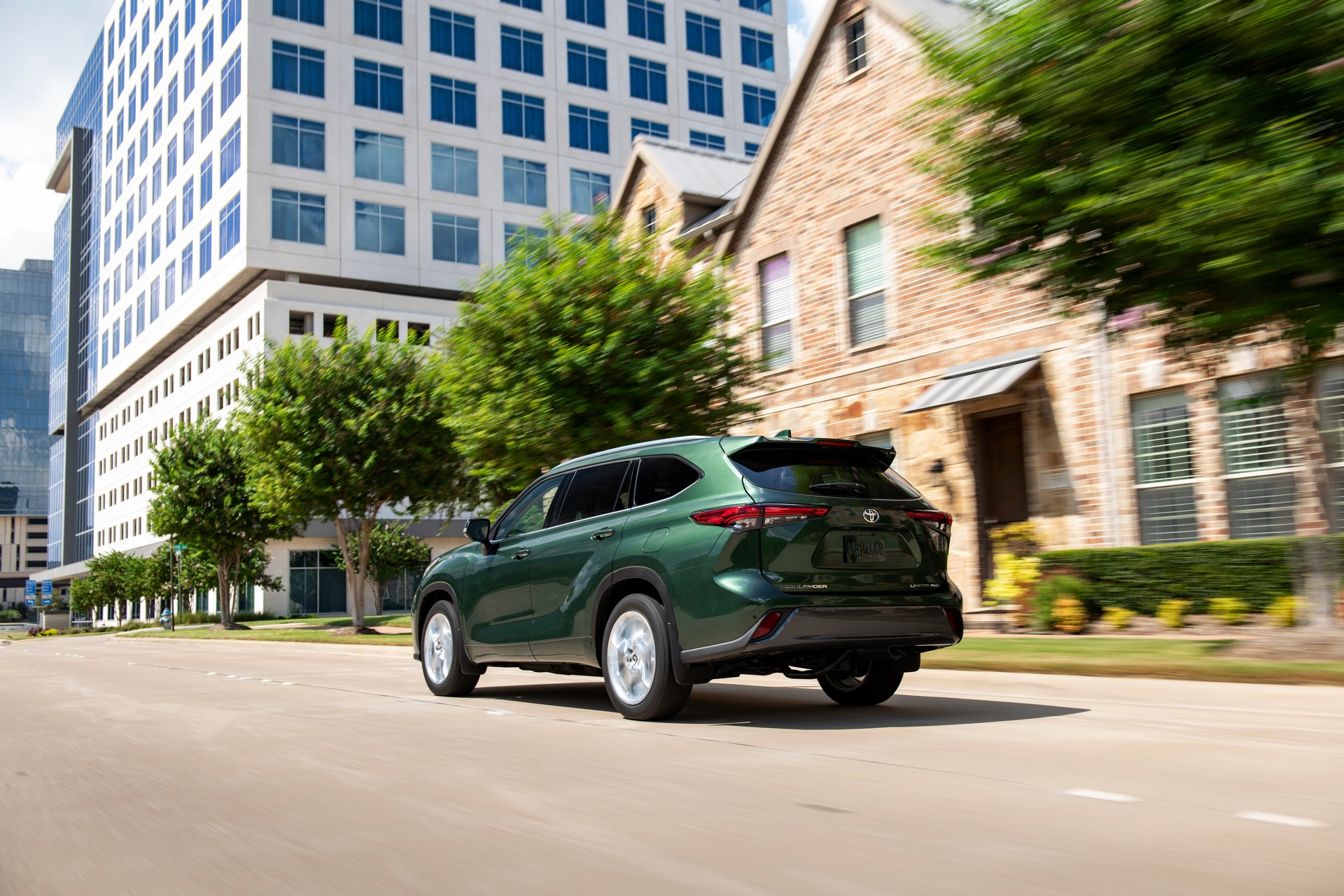 Toyota’s Techier And Turbocharged 2023 Highlander Starts At $36,420