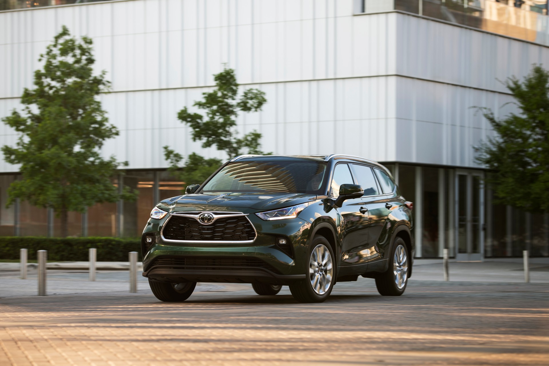 Toyota’s Techier And Turbocharged 2023 Highlander Starts At $36,420