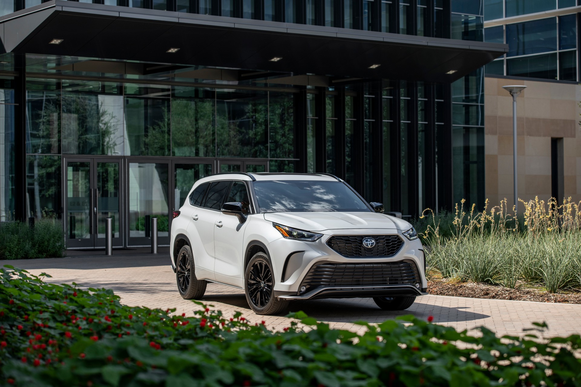 Toyota’s Techier And Turbocharged 2023 Highlander Starts At $36,420