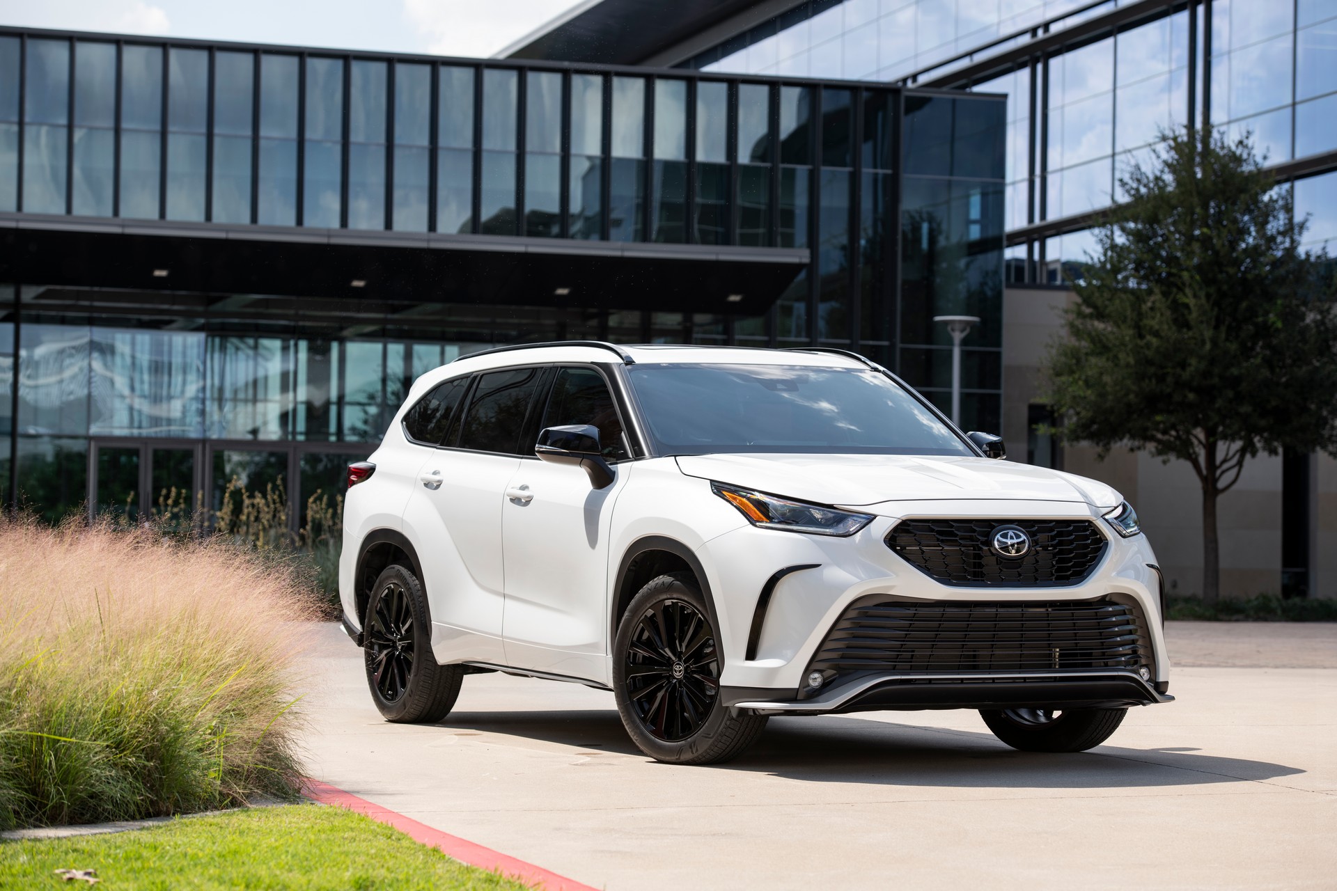 Toyota’s Techier And Turbocharged 2023 Highlander Starts At $36,420