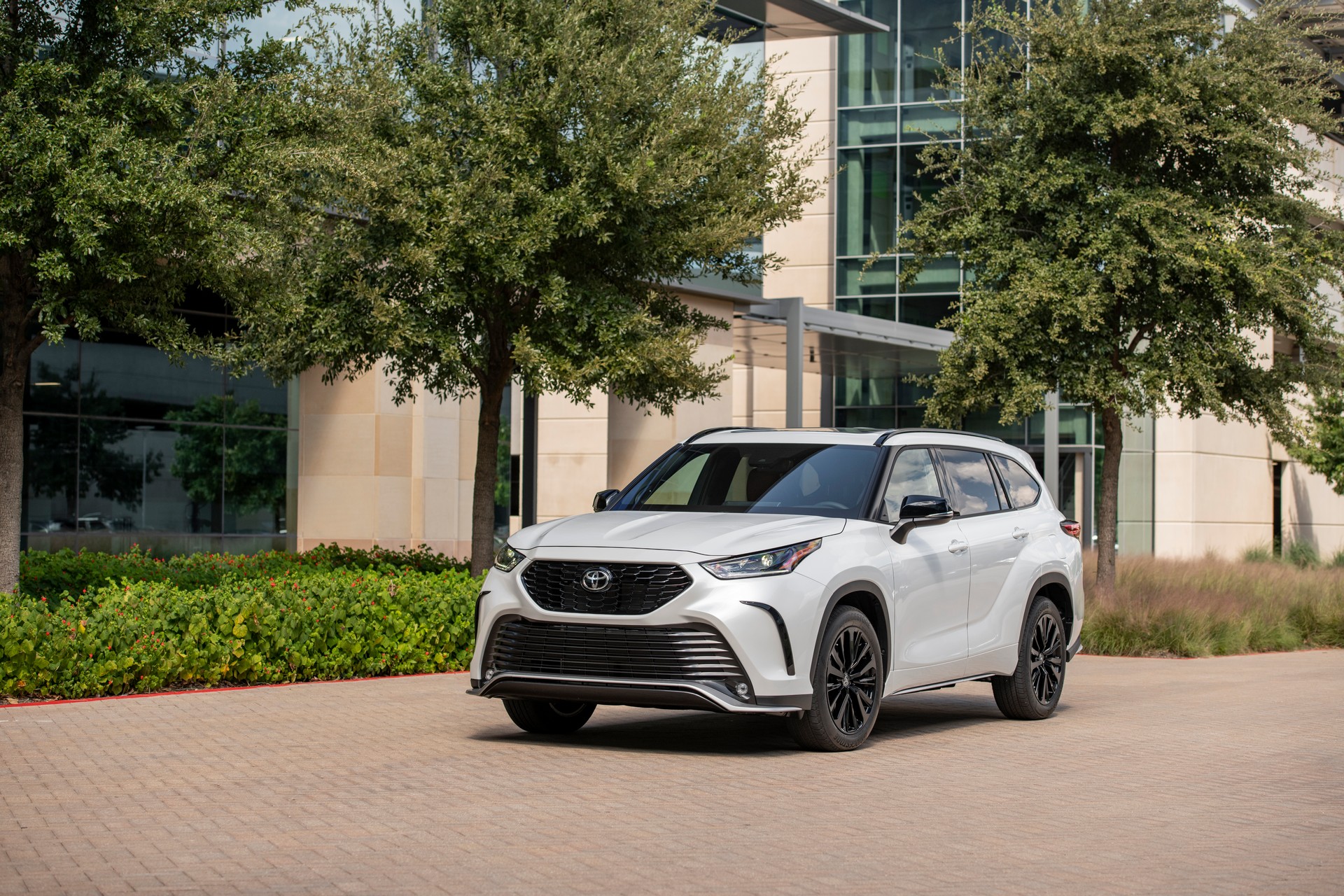 Toyota’s Techier And Turbocharged 2023 Highlander Starts At $36,420