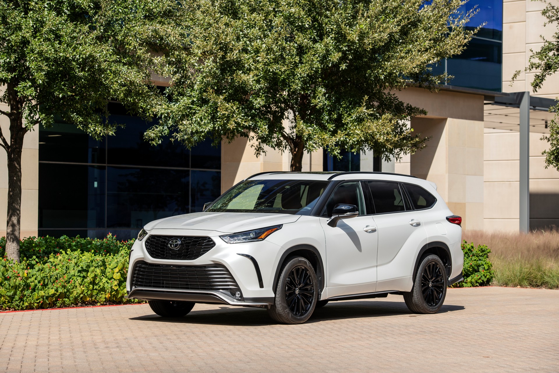 Toyota’s Techier And Turbocharged 2023 Highlander Starts At $36,420