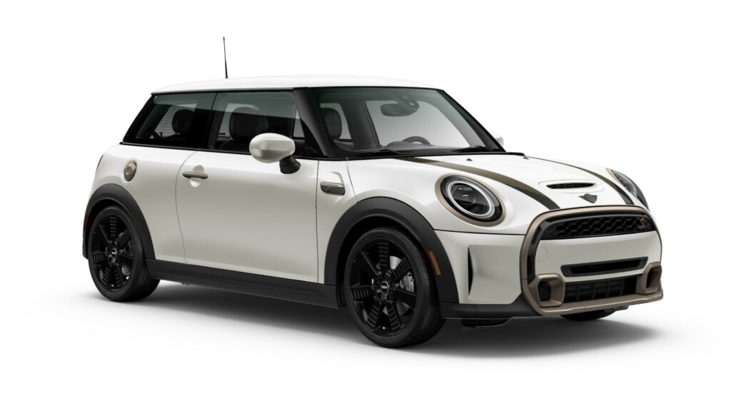  MINI Brings Back Manual Gearbox Into Some Of Its Two-Door 2023 Hardtop Models