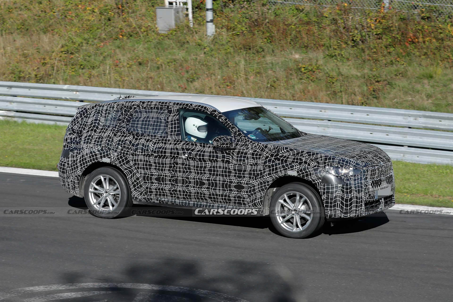 2024 BMW X3M Can’t Hide Its Big Grille Behind Disguise