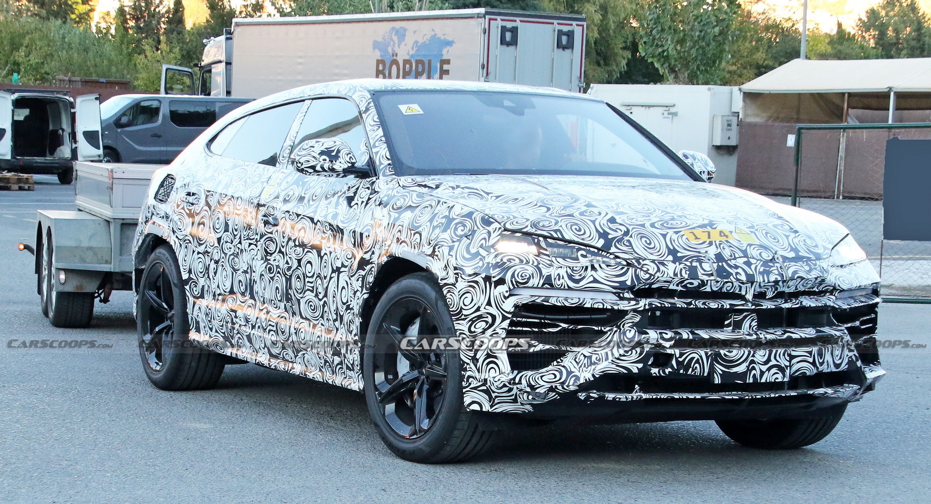 Lamborghini Urus Plug-In Hybrid Spied Testing avec de nouvelles mises à jour