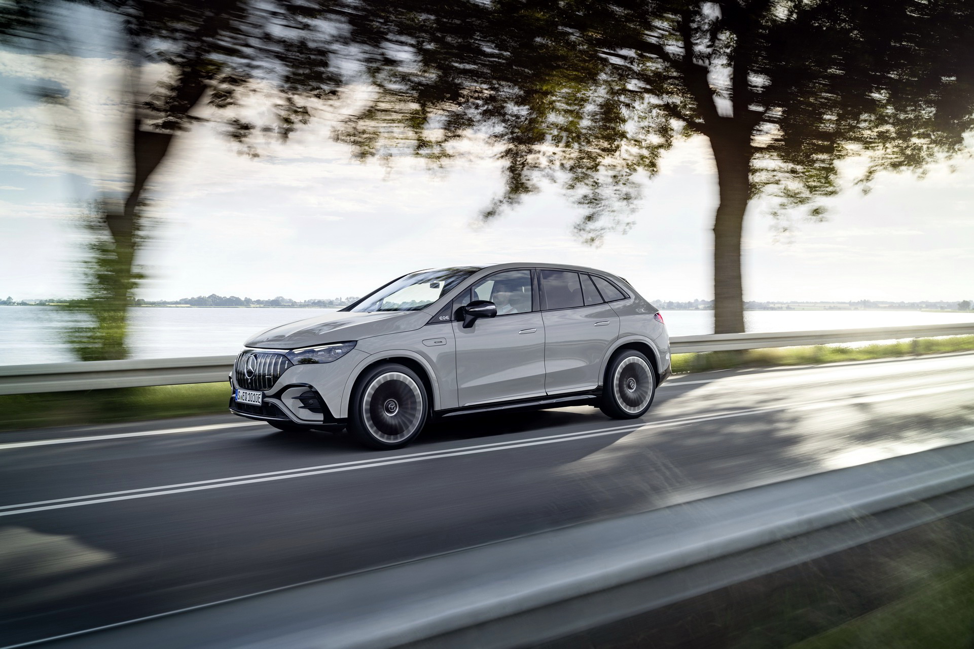 2024 Mercedes-AMG EQE SUV Delivers Up To 687 HP At The Expense Of Range